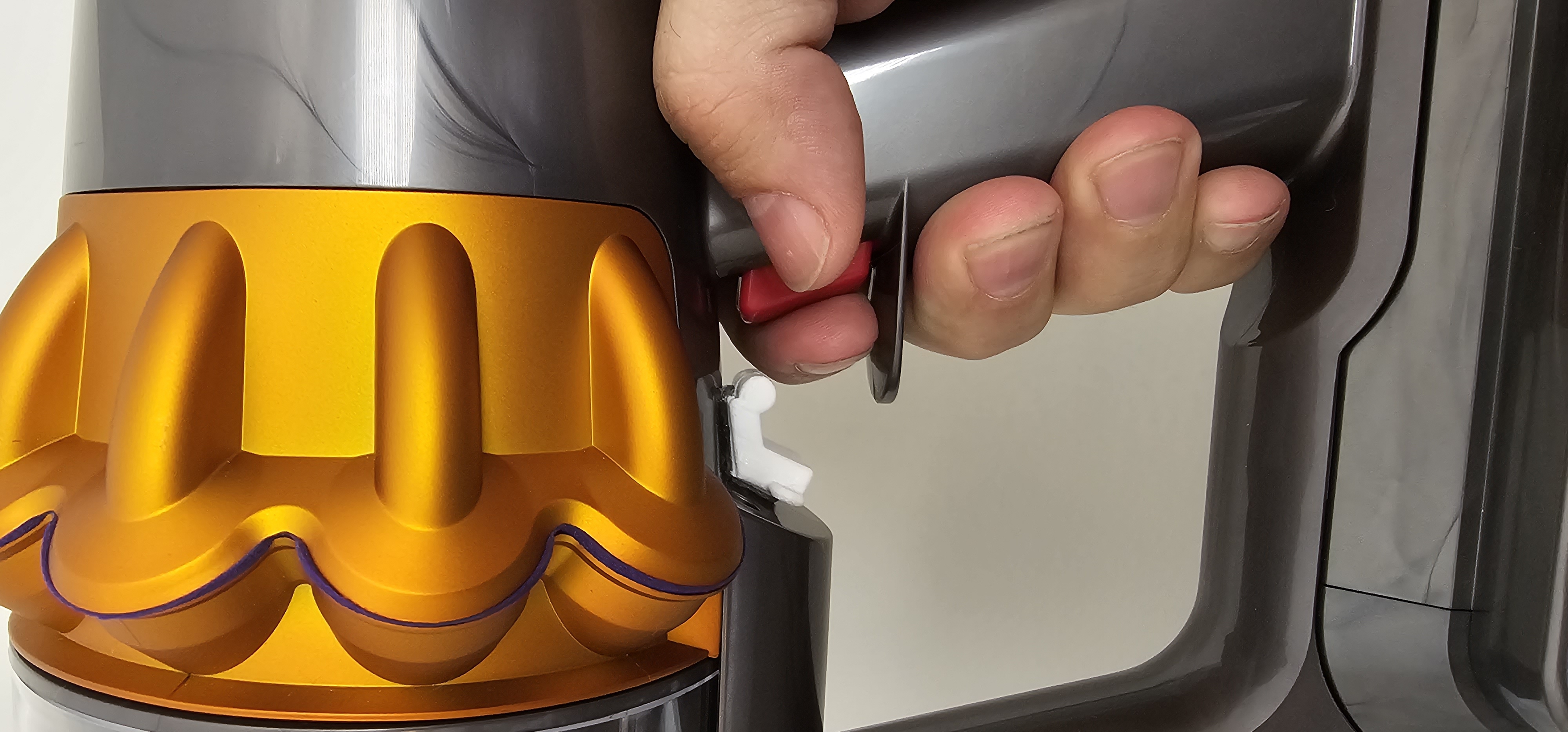Miniatura 3 do modelo 3D Dyson V15 Trigger Lock