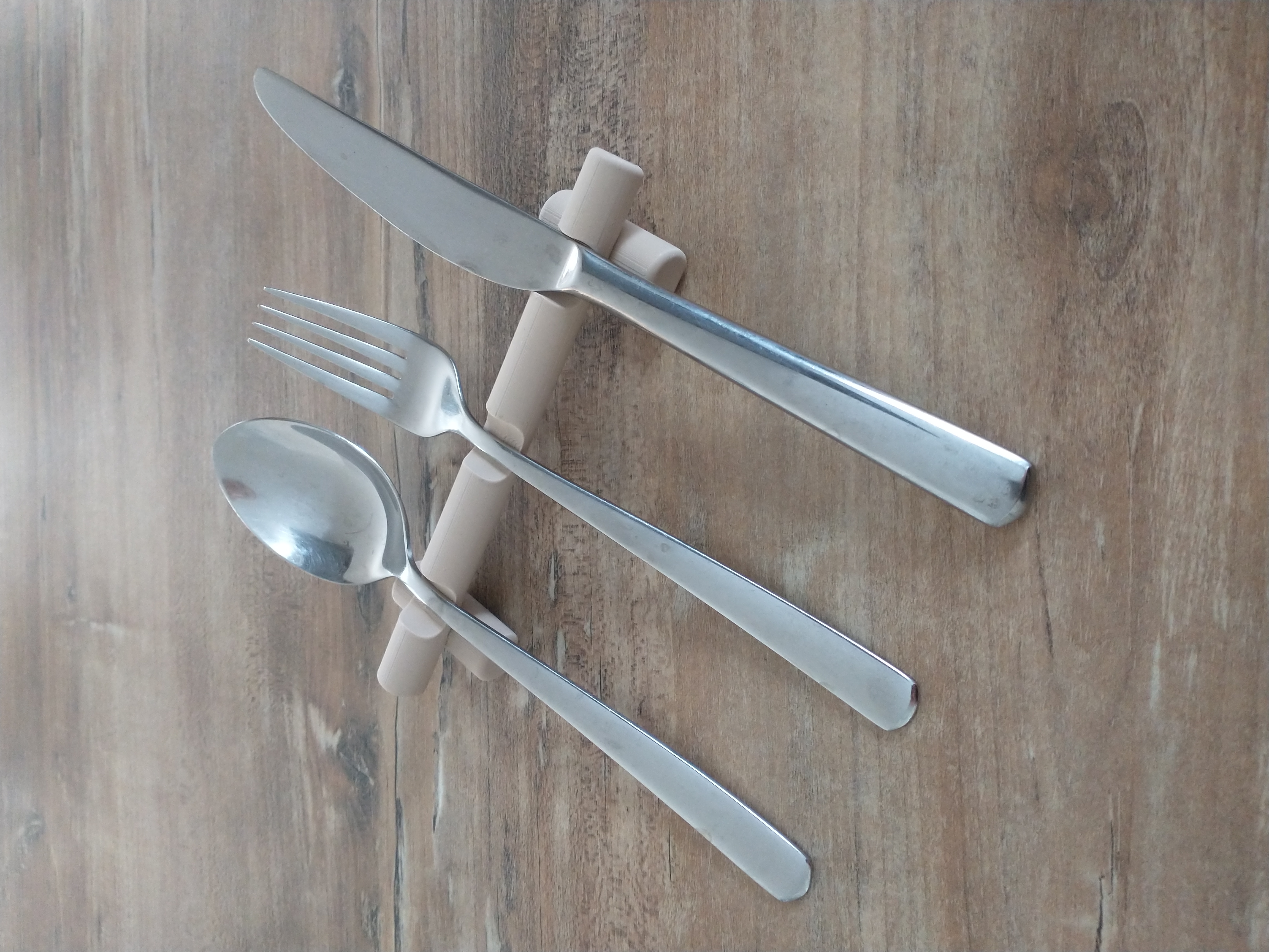 Floating Log Cutlery Rest – Minimalist Table Accessory