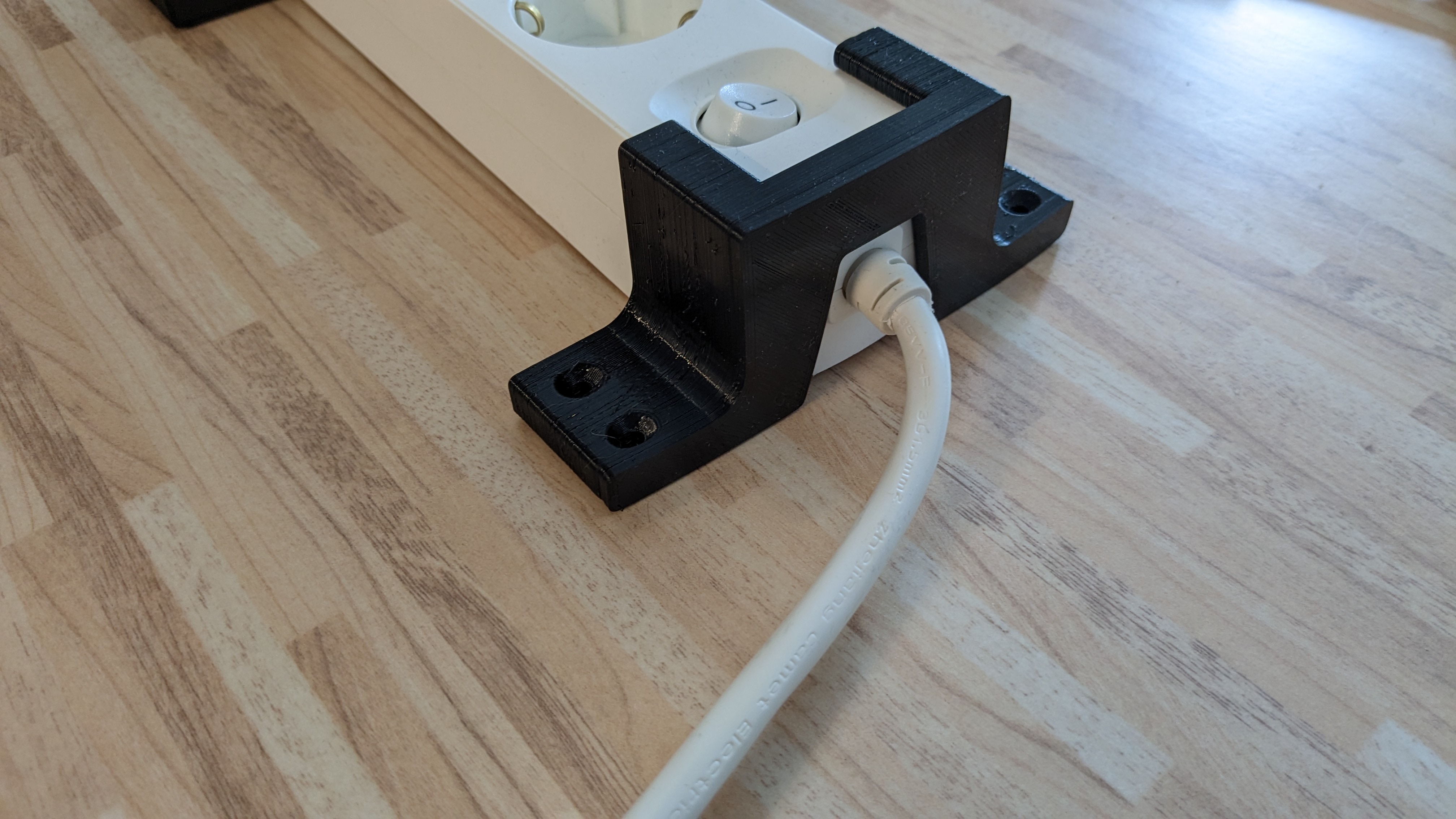 Socket Strip Holder | Halter 3-Fach Steckdose 52mm x 42mm