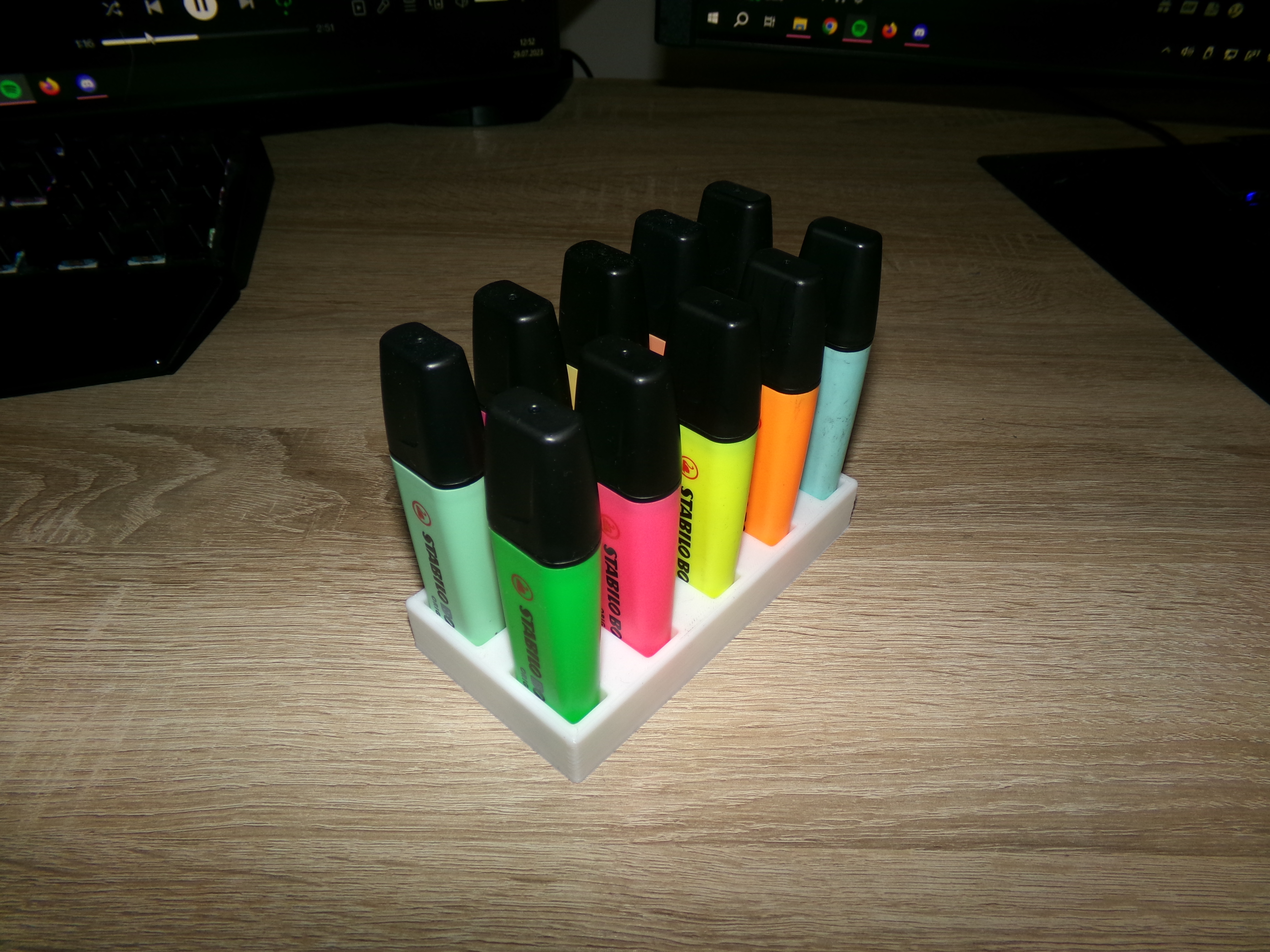 Stabilo Boss highlighter/marker holder