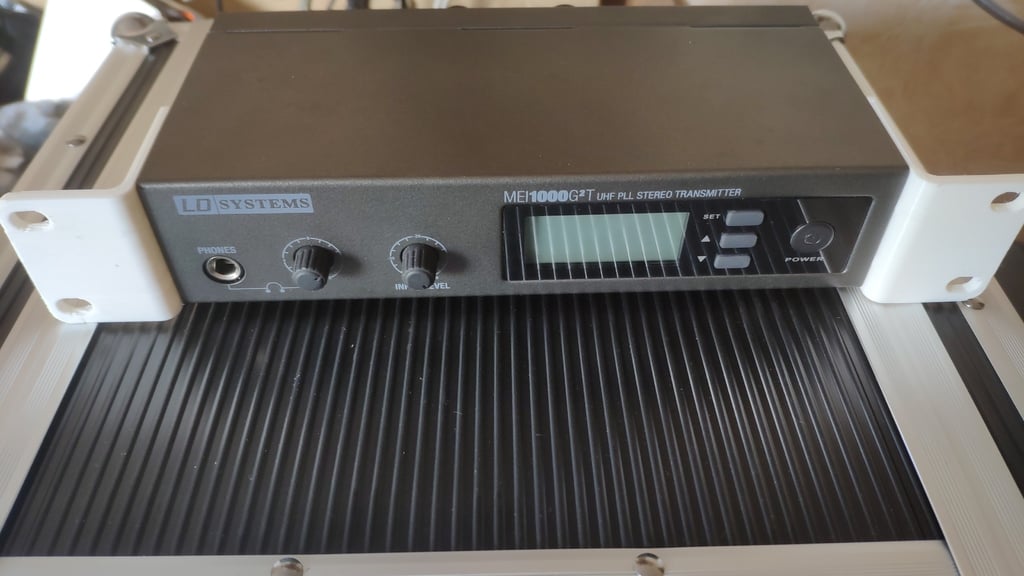 LDSystems MEI1000 EarRack Centered