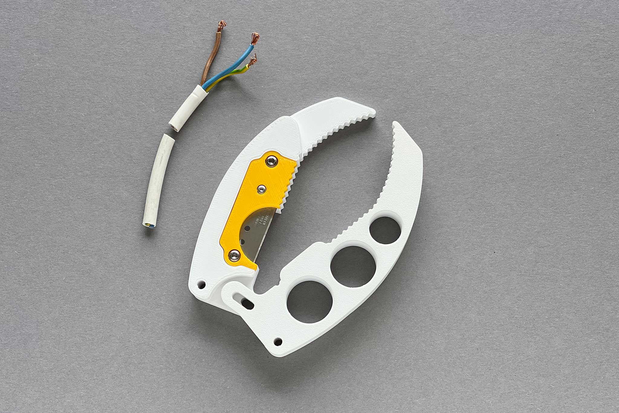 QYSEA FIFISH Robotic Arm cutting claw
