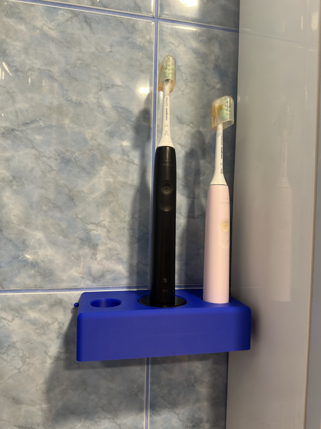 Philips sonicare holder with charge