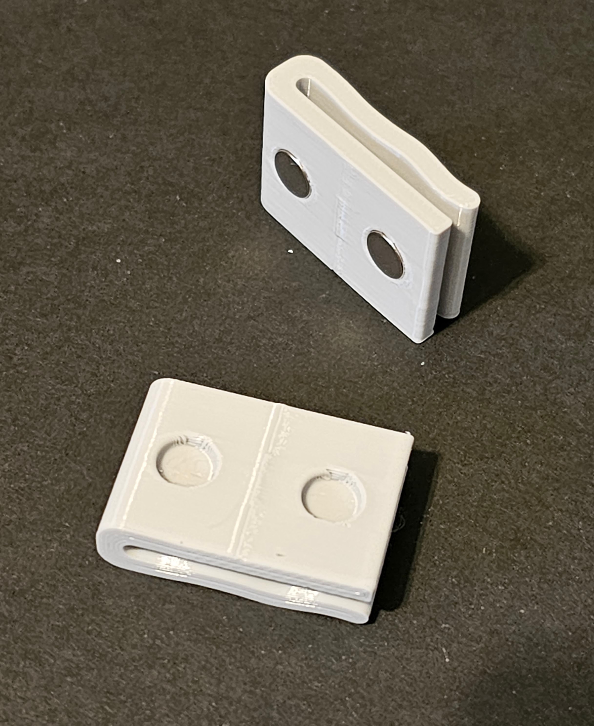 Curtain clips
