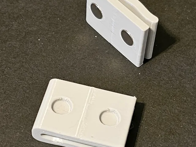 Curtain clips
