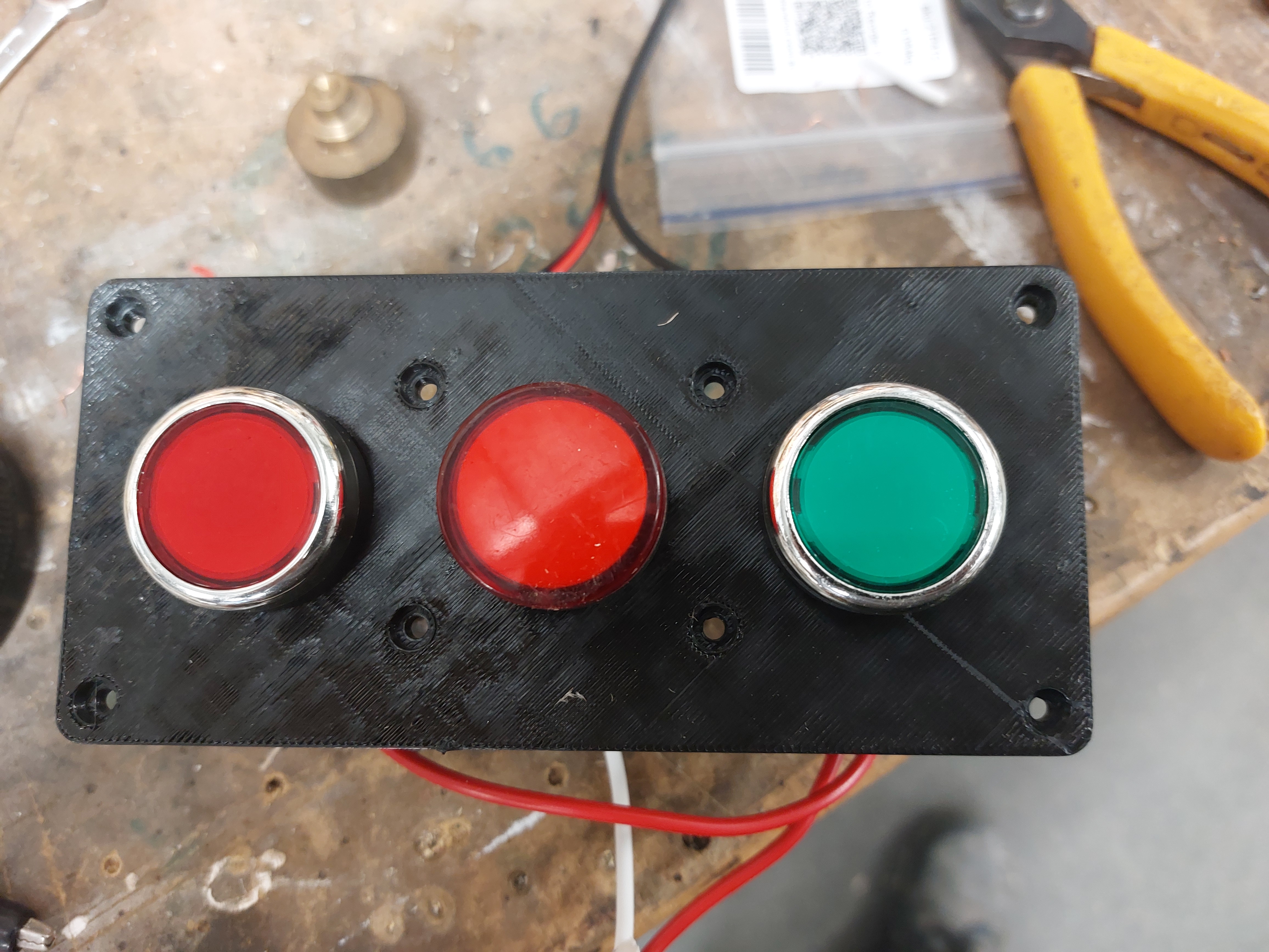 Miniatura 2 do modelo 3D 3 button box 22mm