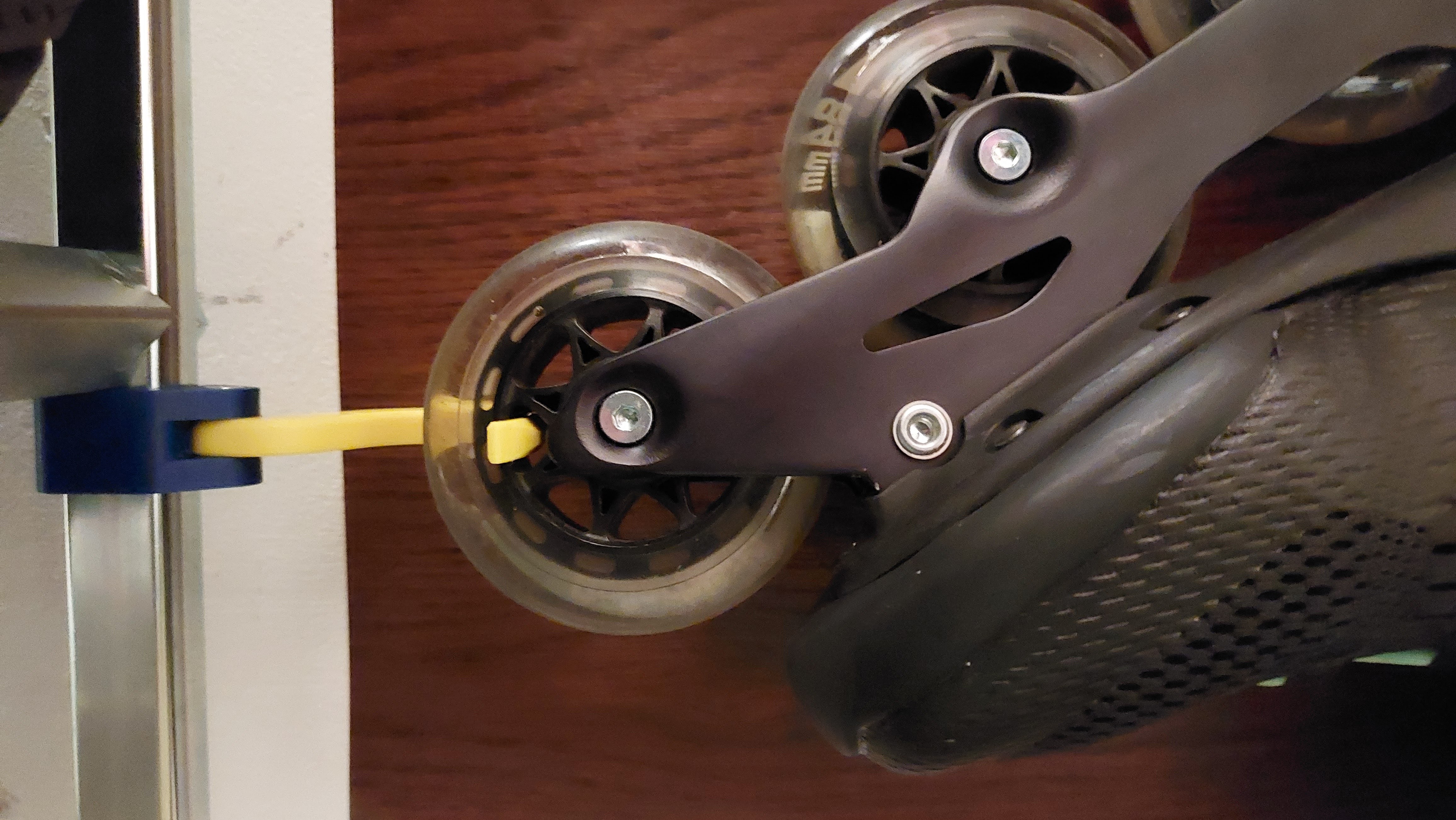 Inline skates holder — miniatura 2