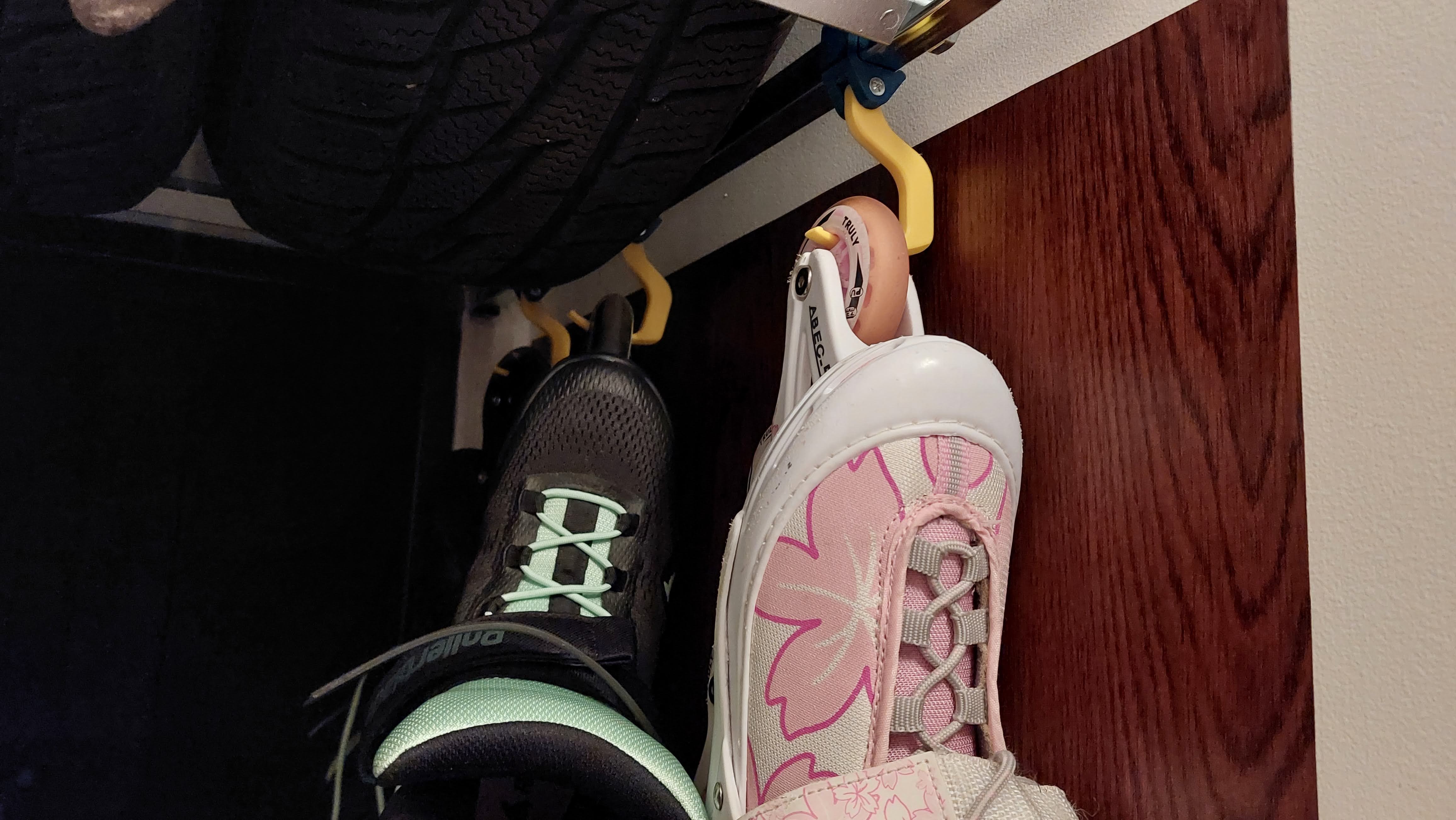 Inline skates holder
