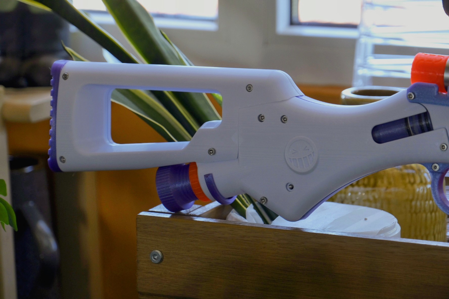 SMILEY - Wood-ish Skeleton stock
