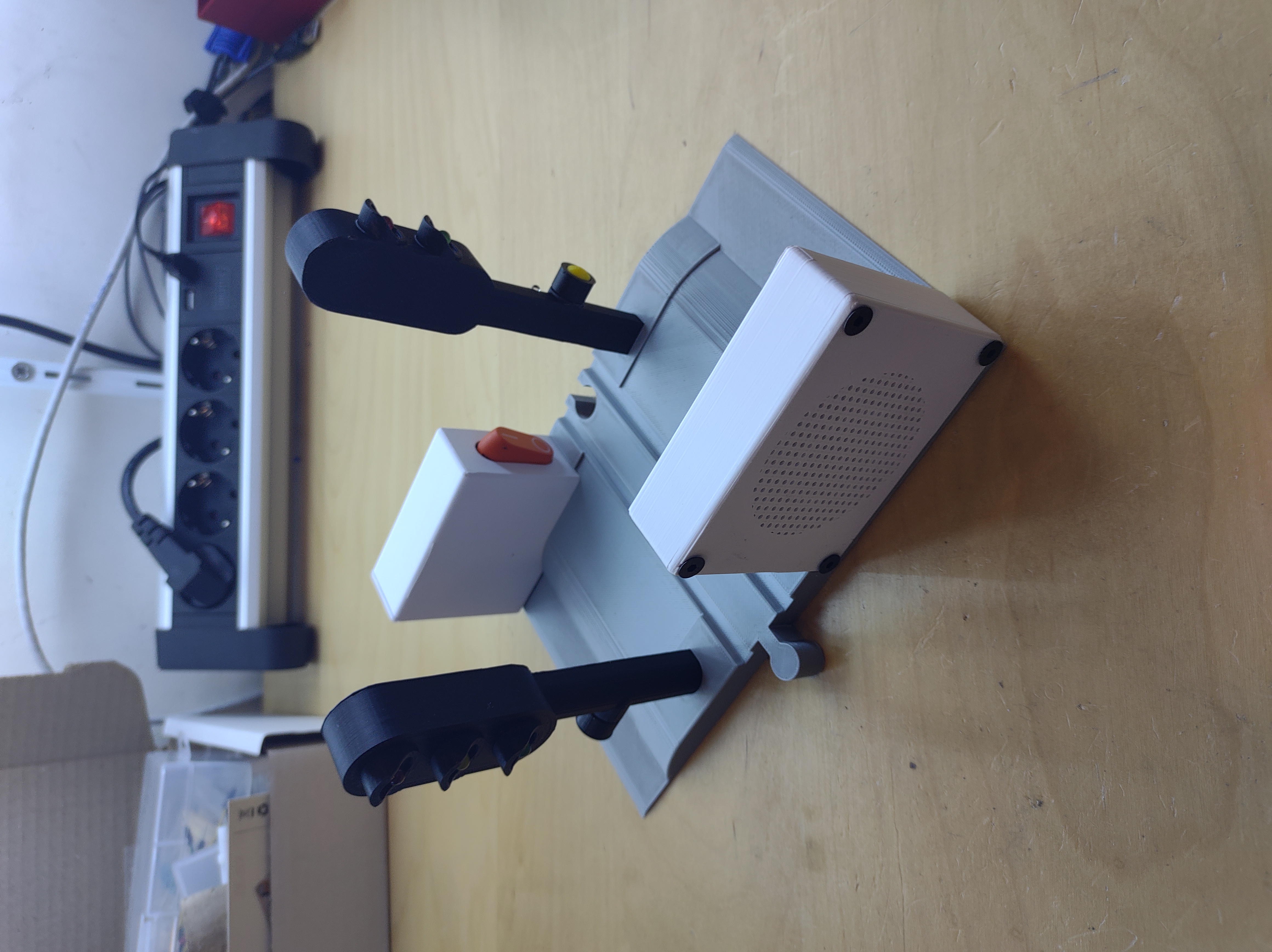 Arduino controlled Pedestrian crossing for Brio/Ikea wooden train/car.
