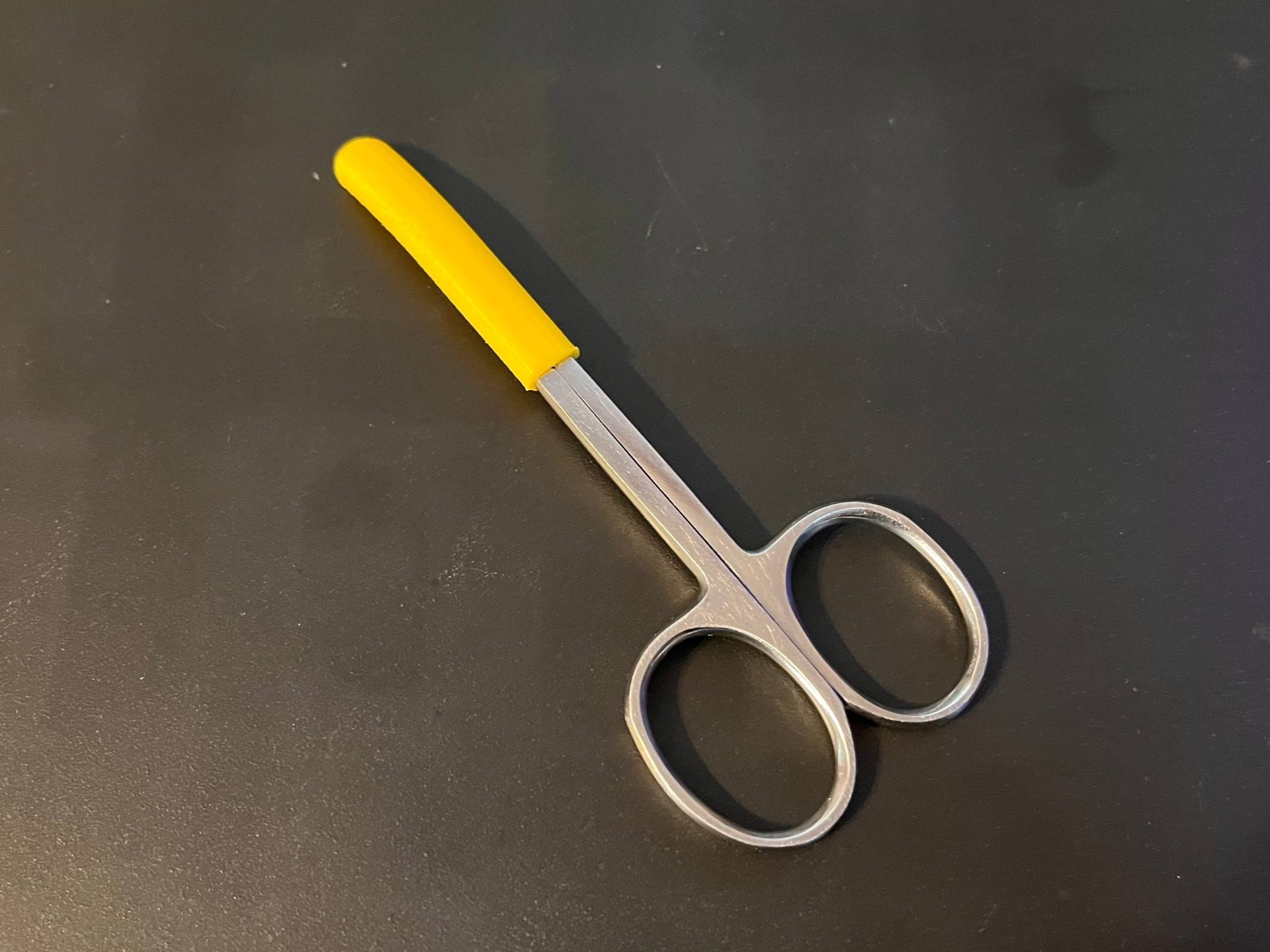 Miniatura 2 do modelo 3D Cap/case/protection for manicure scissors