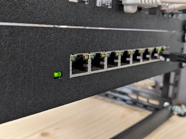 tp-link TL-SG108E 10-inch rack mount