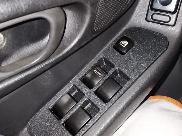 Power Window Main Switch Panel - Subaru Forester SF5