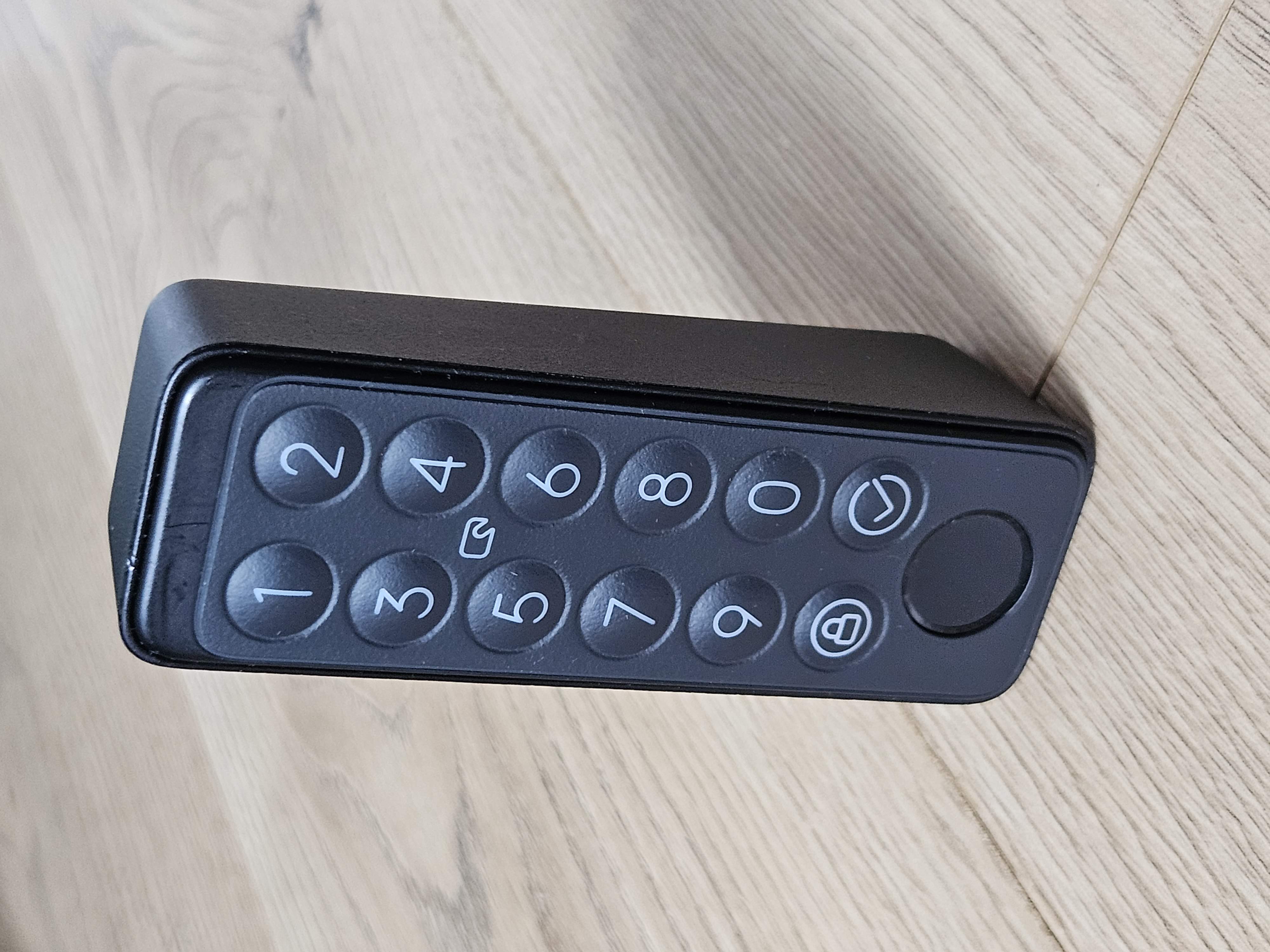 Switchbot Keypad Touch mount plate