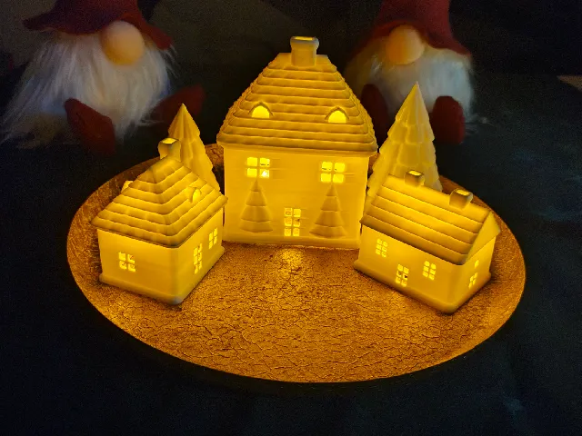 Glowing Christmas Village – 3 Houses for LED Tea Lights / Leuchtende Weihnachtshäuser