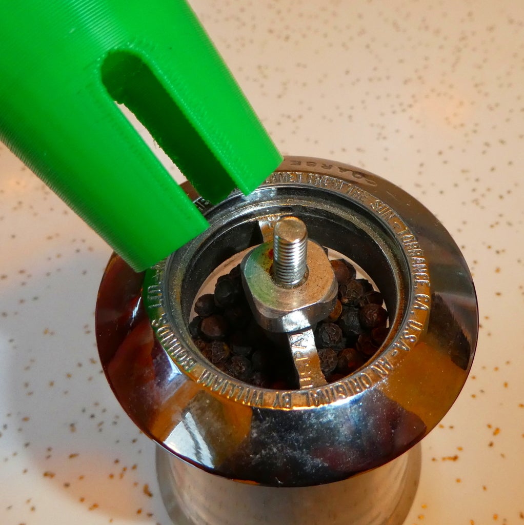 Pepper Mill Funnel