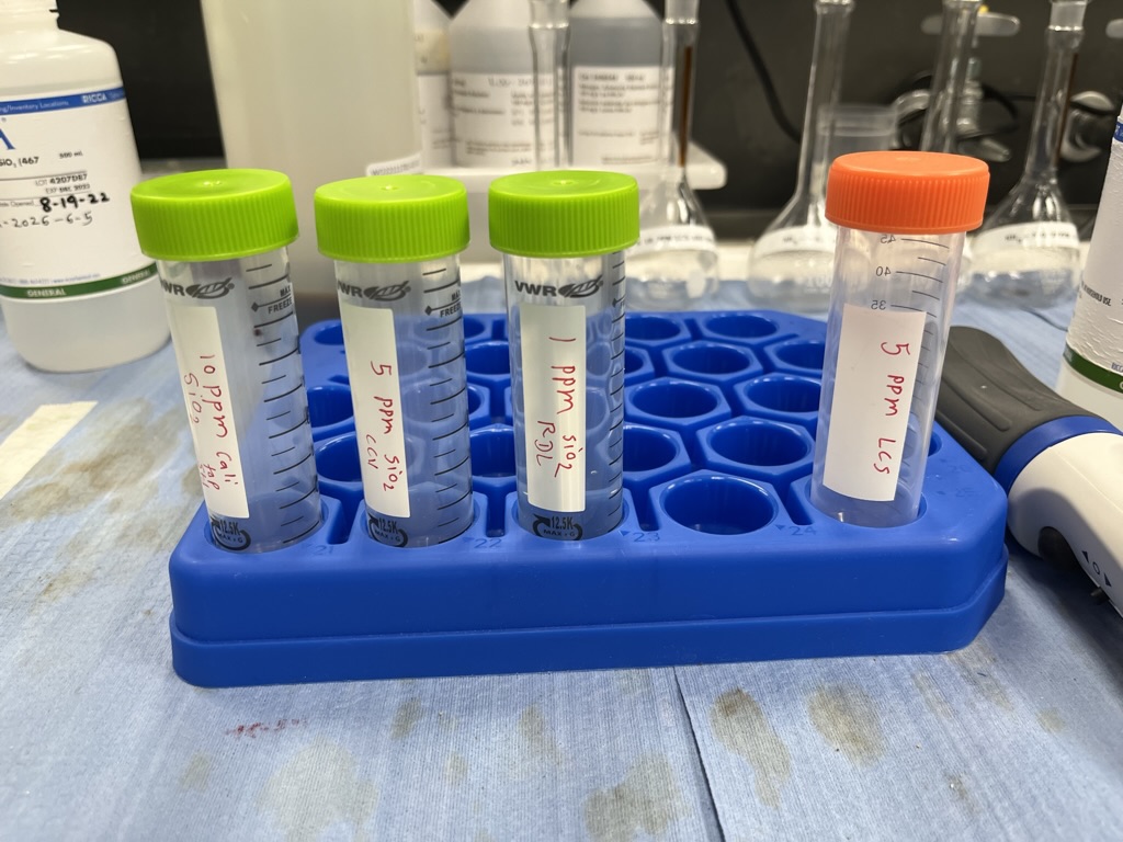 Lab Bottle Holder by gardenMARB Download free STL model