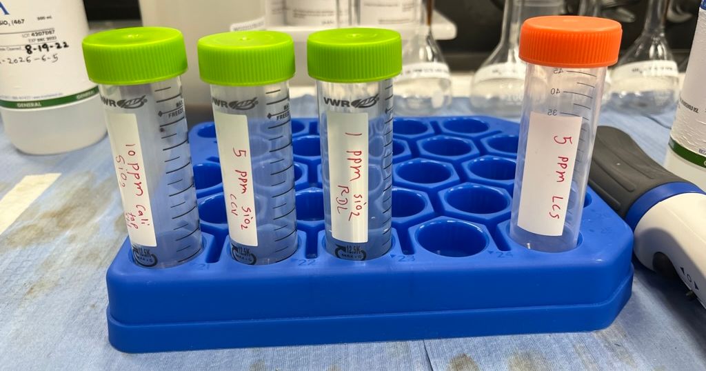 Lab Bottle Holder by gardenMARB Download free STL model