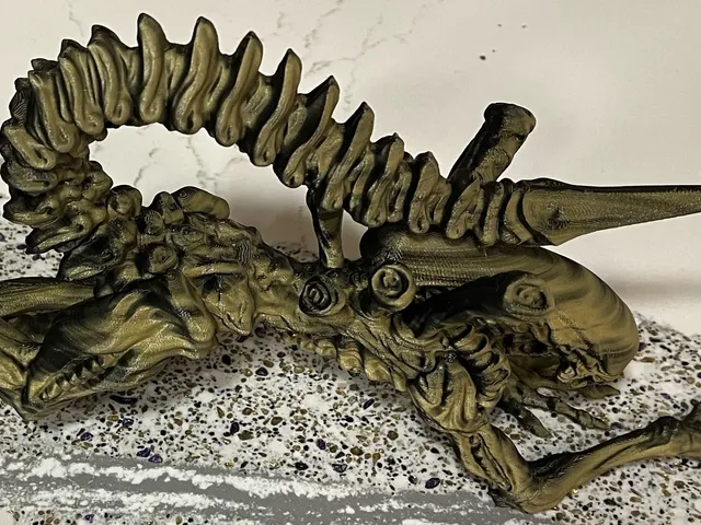 Alien Xenomorph Large