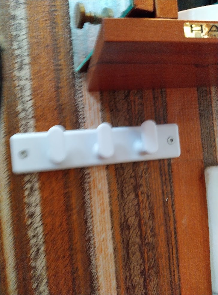 bathroom hook for towels — miniatura 3