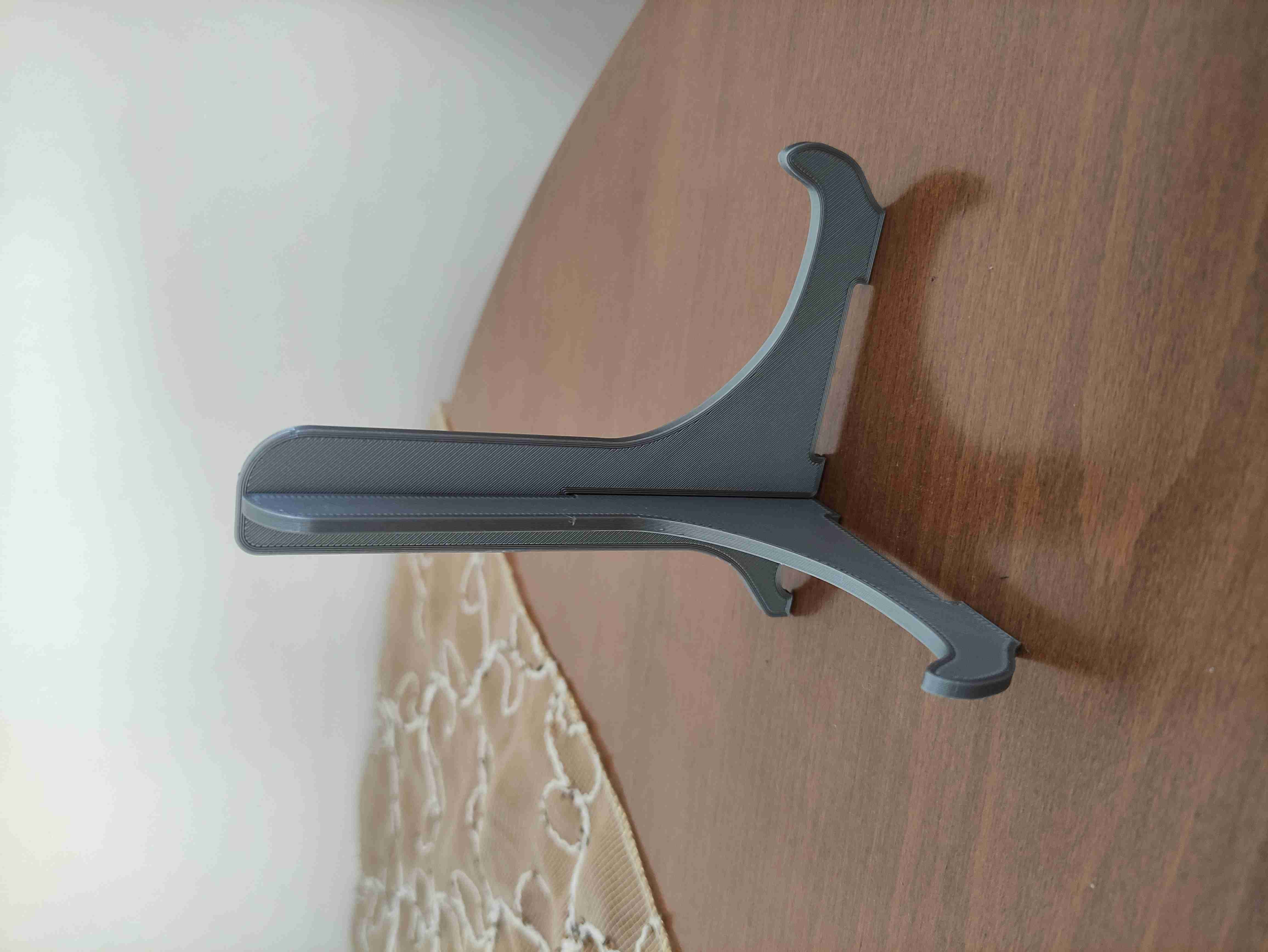 Simple Dish Plate Display Stand
