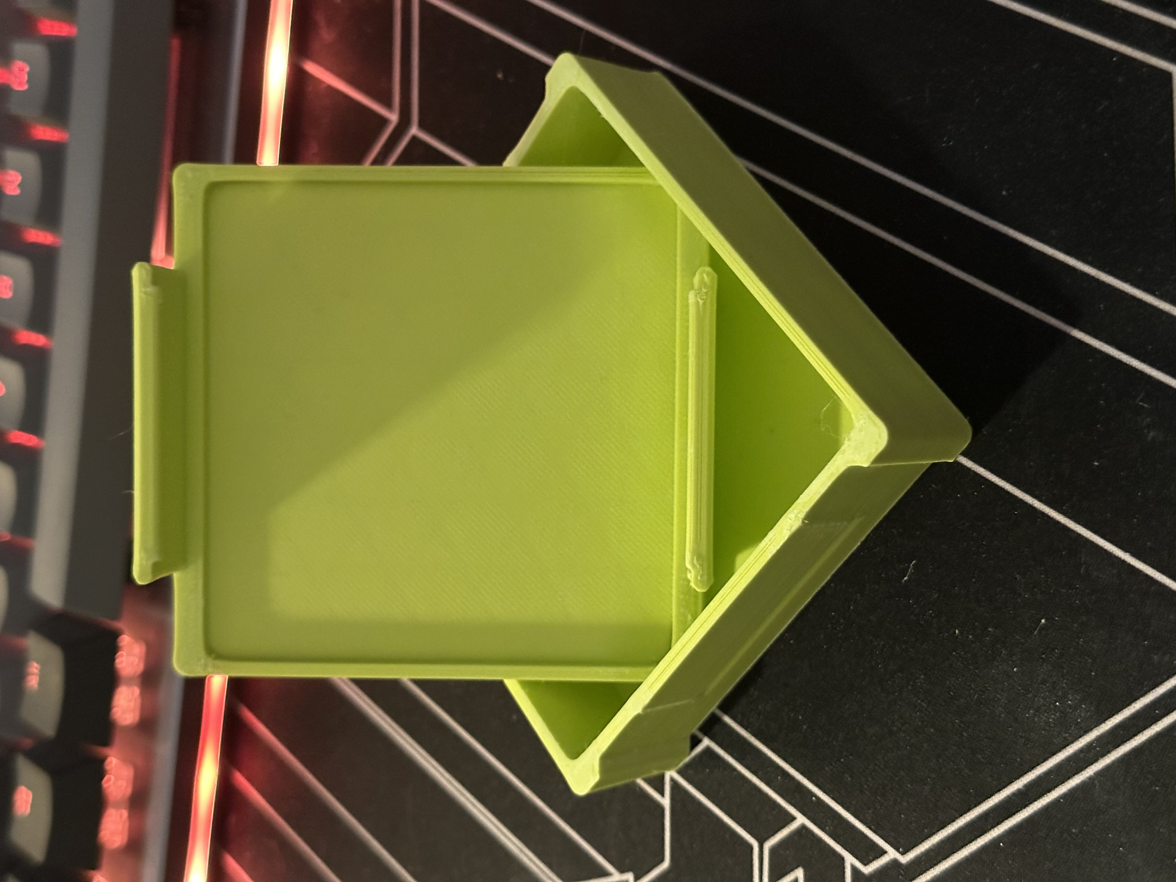 Small Dice Box