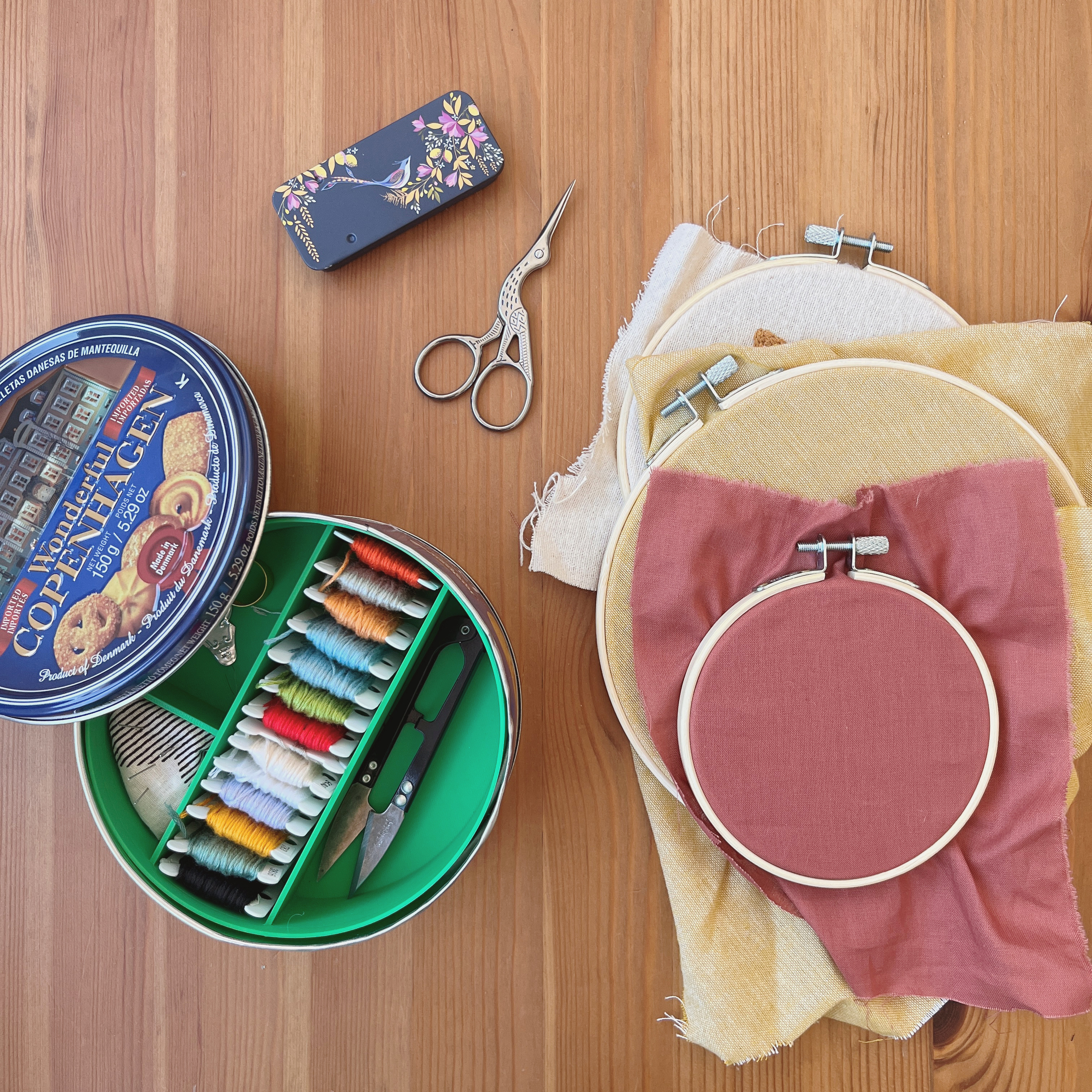 Insert / organizer for sewing tin (danish cookies)