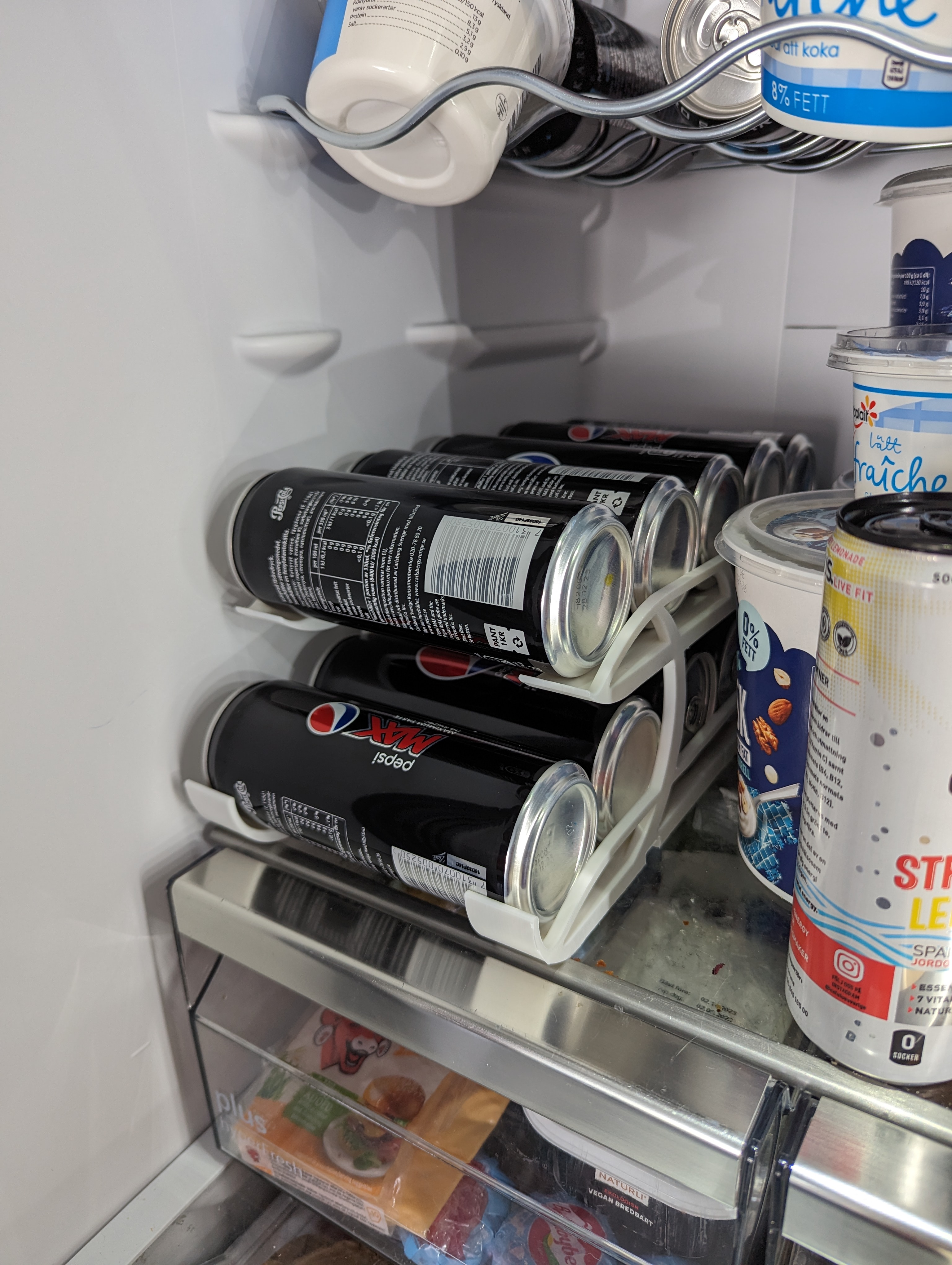 Can/drink dispenser for NOCCO, pepsi, coke etc.