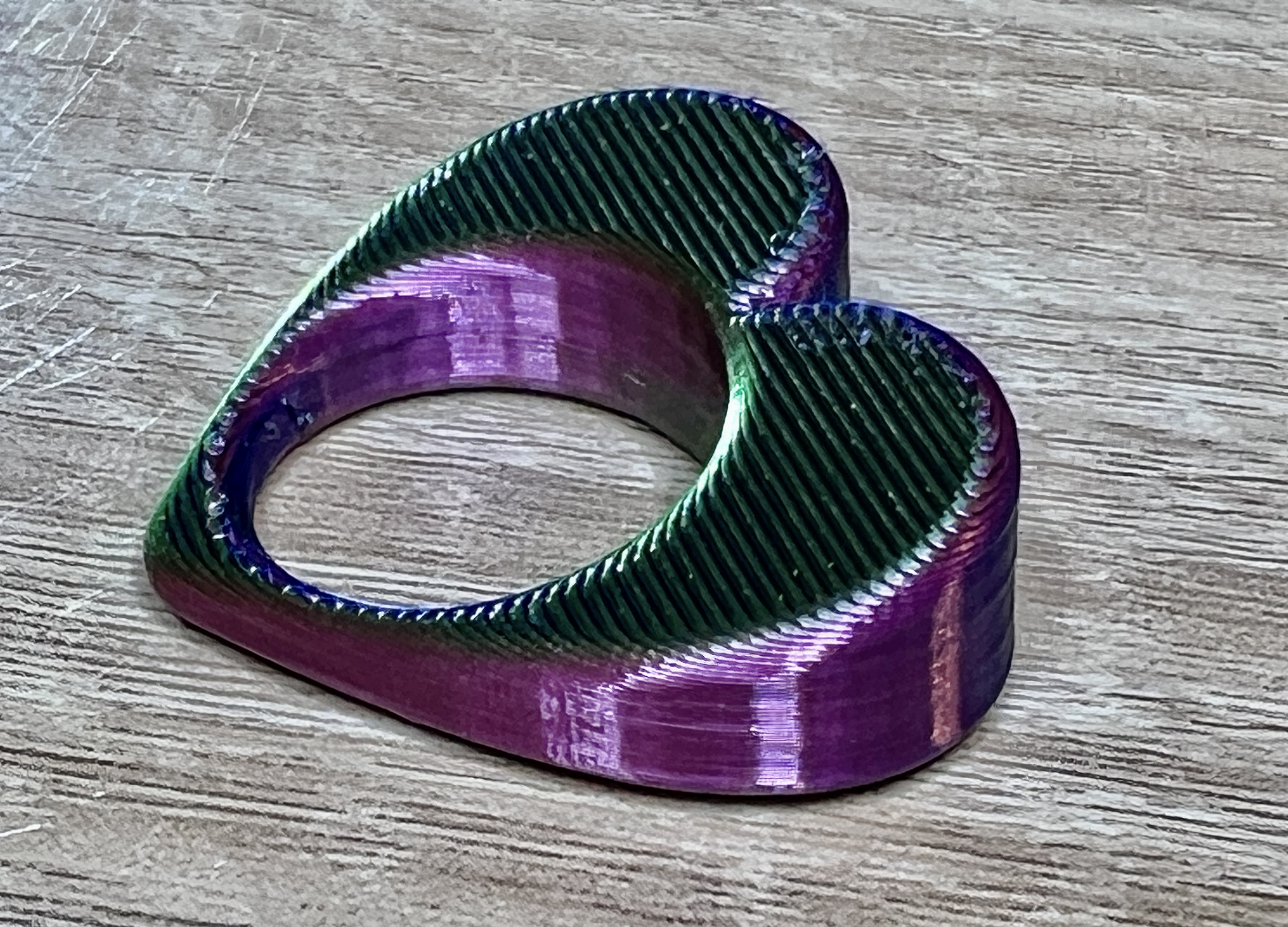 Miniatura 2 do modelo 3D Kinky Heart Ring