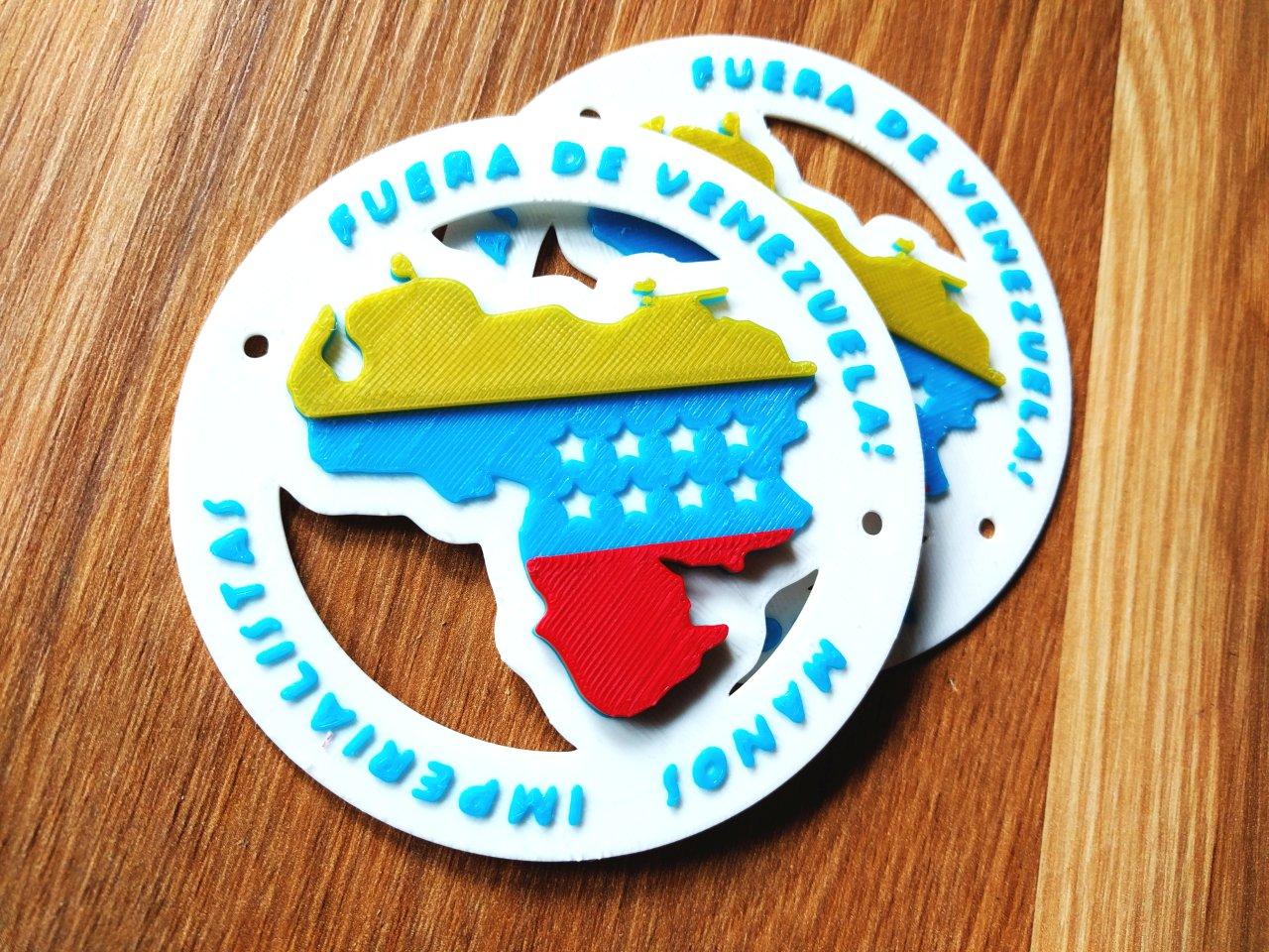 Defiende a Venezuela - No a la guerra por el petróleo - Llavero o insignia