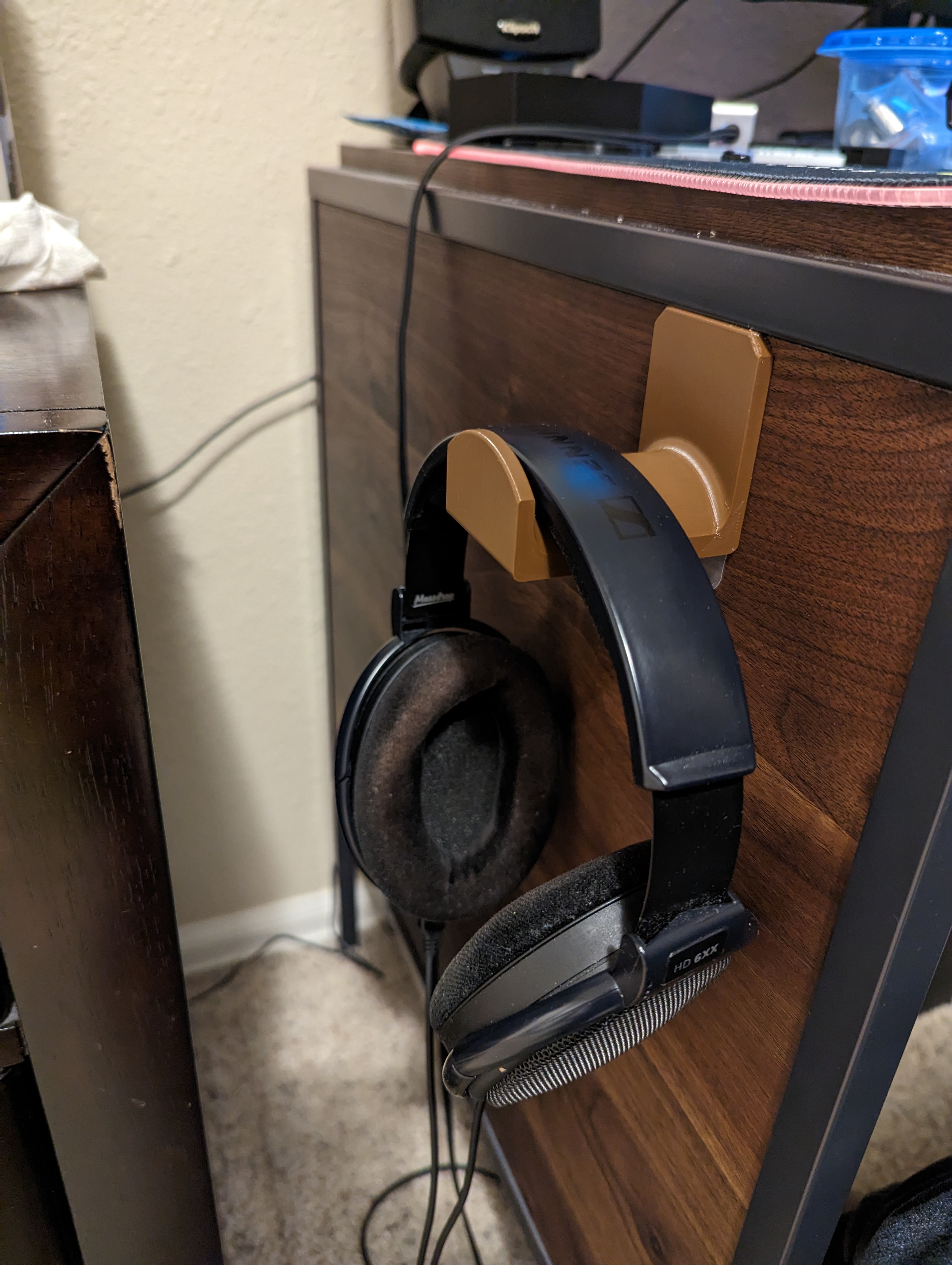 Headphone Holder (Command Strip)