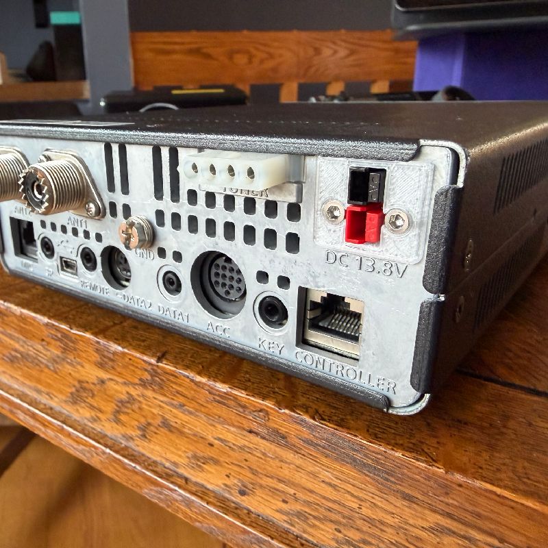 ICOM IC-7100 Powerpole by maxd | Download free STL model