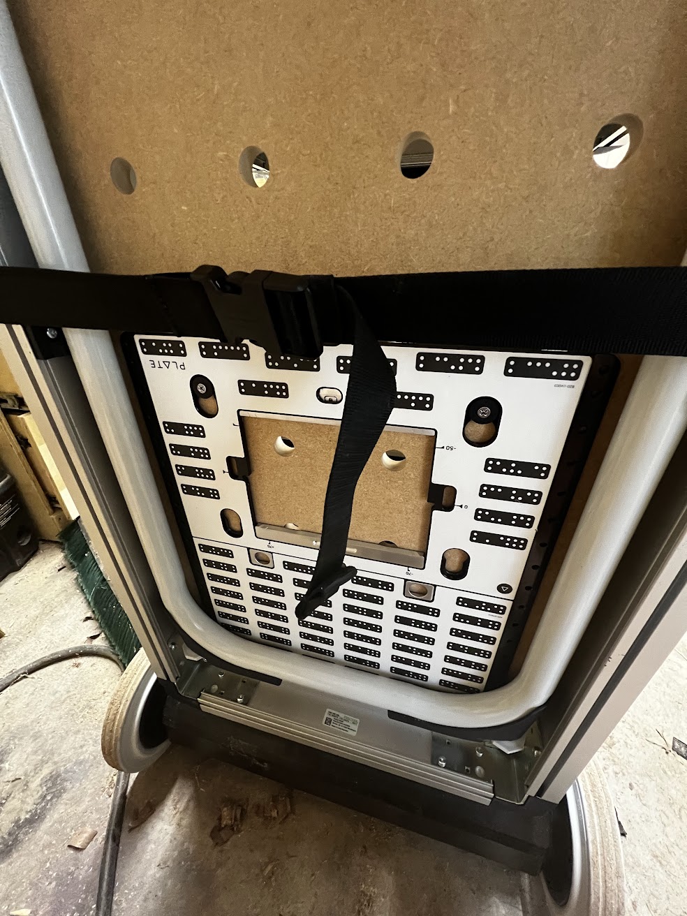Shaper Plate Wall Mount Pin/Peg for use with Shaper Origin