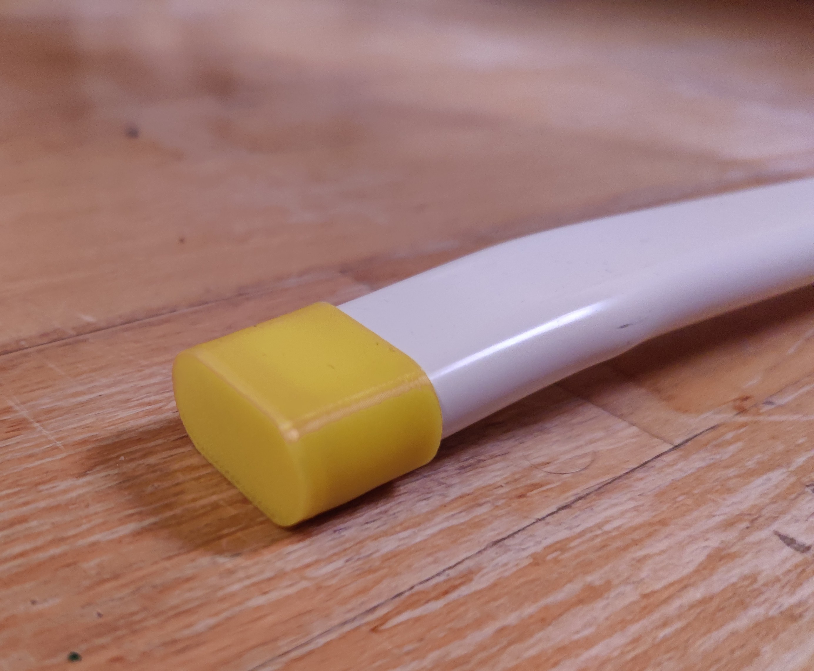 Protective feet for IKEA MULIG drying rack