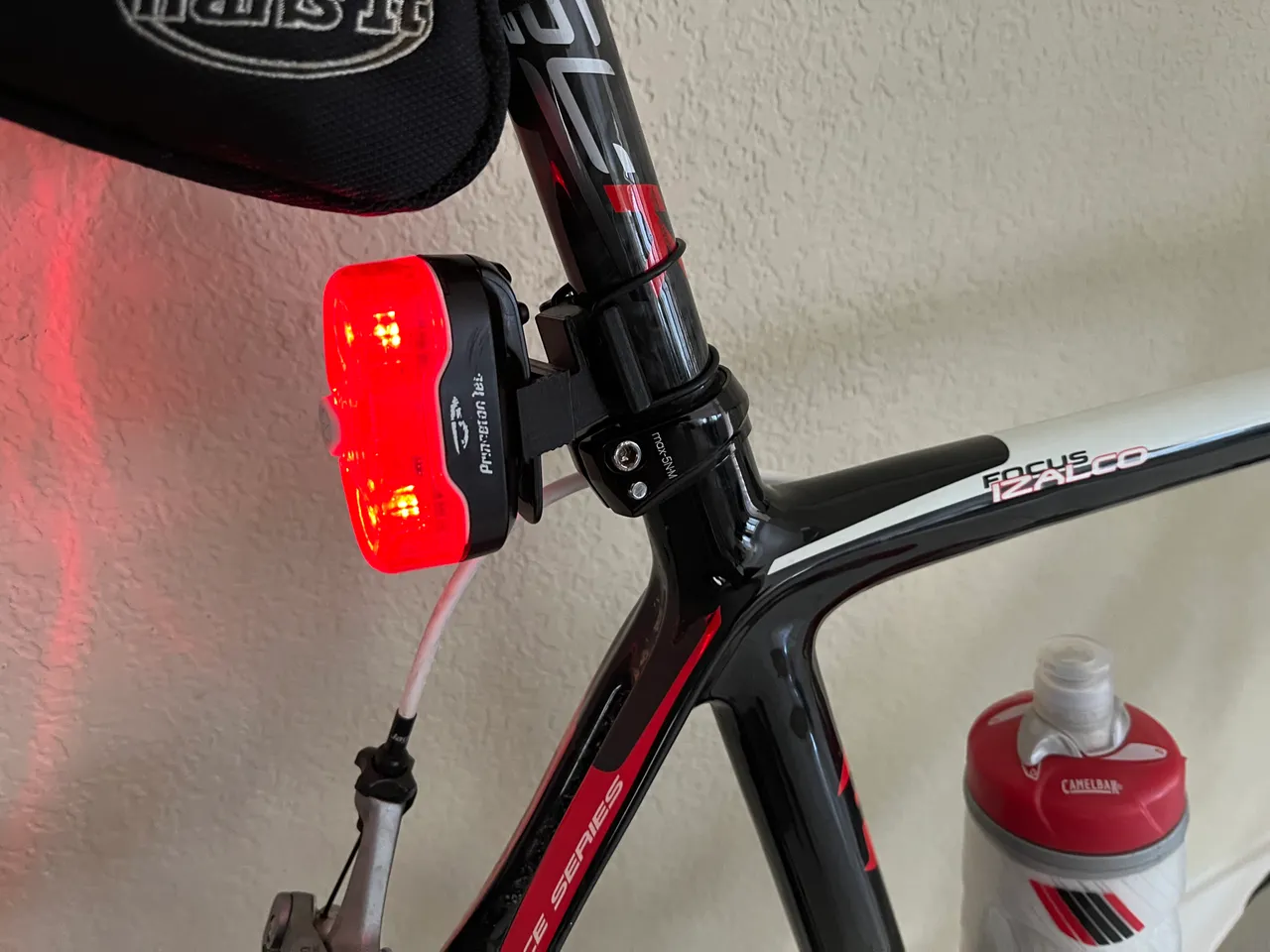 Rear bike light sales aero seatpost