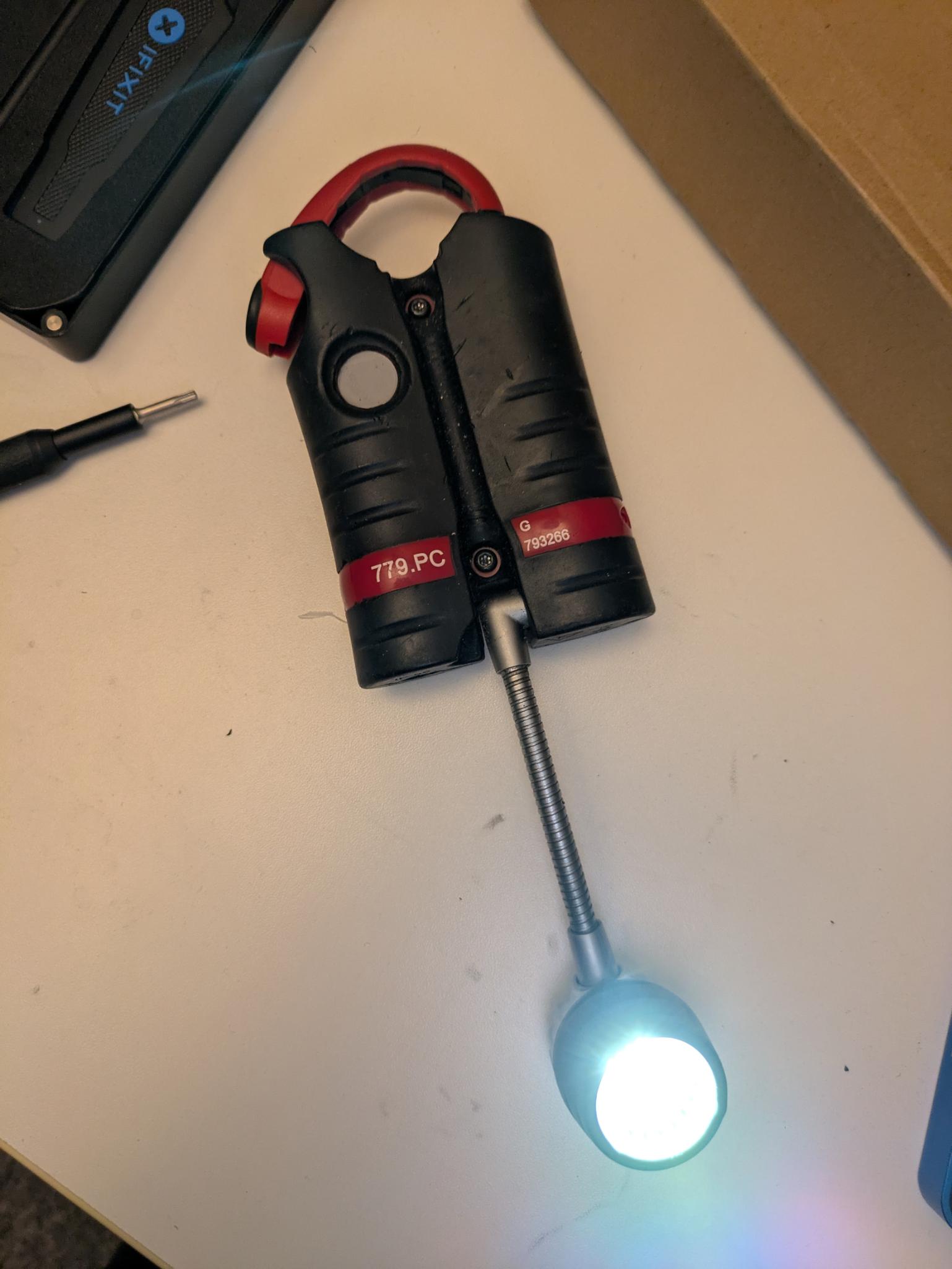 Facom 779.PC lamp button replacement