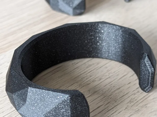 Low poly bracelet