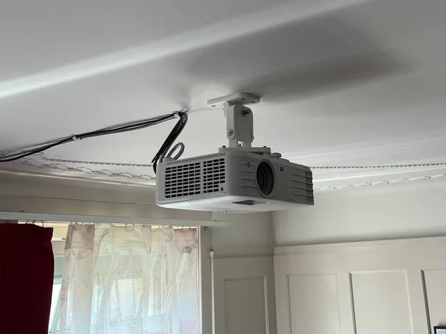 Ceiling projector/beamer mount (compatible with Viewsonic PX701HD)