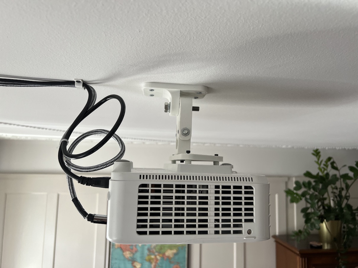 Ceiling projector/beamer mount with Viewsonic PX701HD) by PiotrC Download free STL