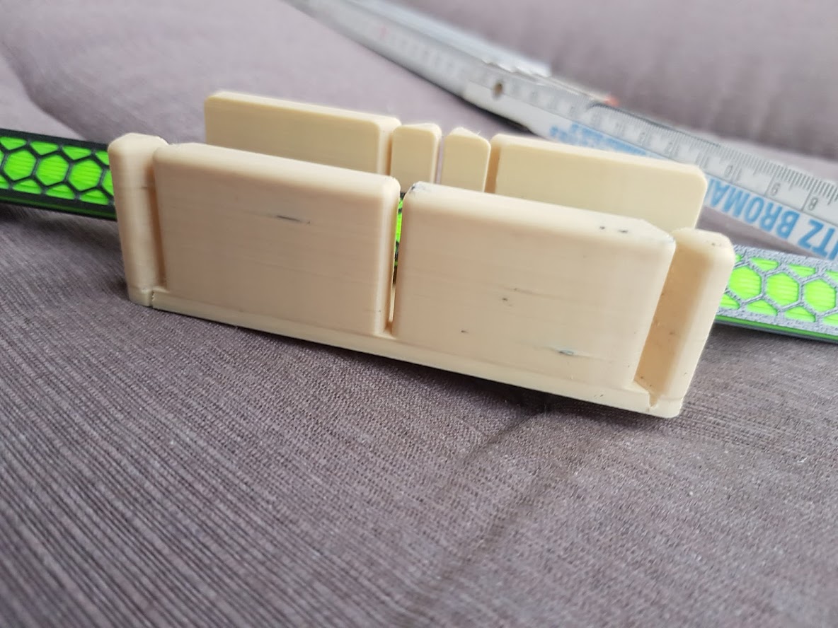 Miniatura 2 do modelo 3D Triangle Cable Duct
