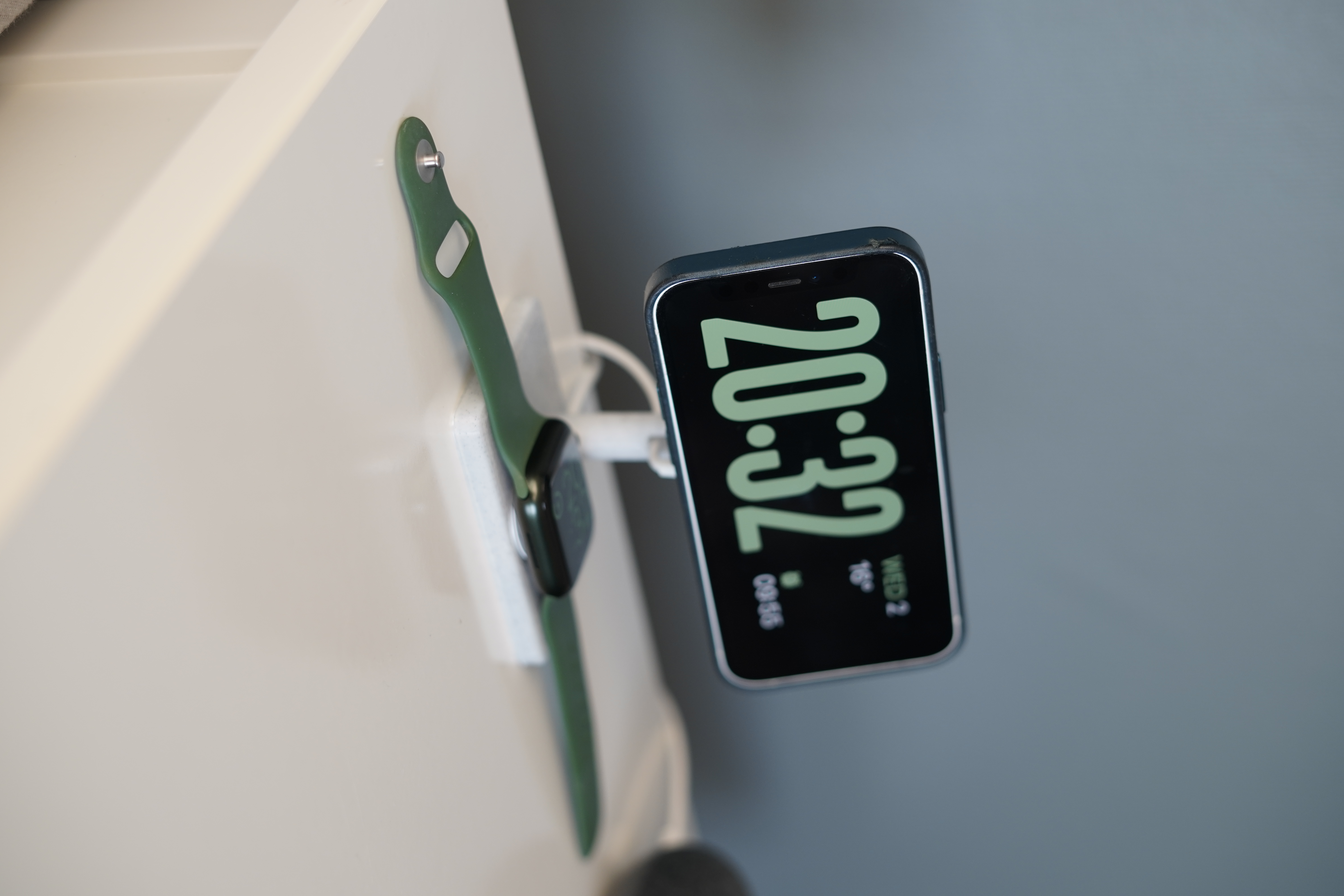"Standby Stand" for Apple Magsafe + Apple Watch charger