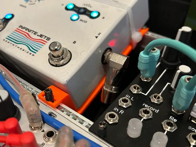 Eurorack Guitar Pedal Hanger for Hammond Cases