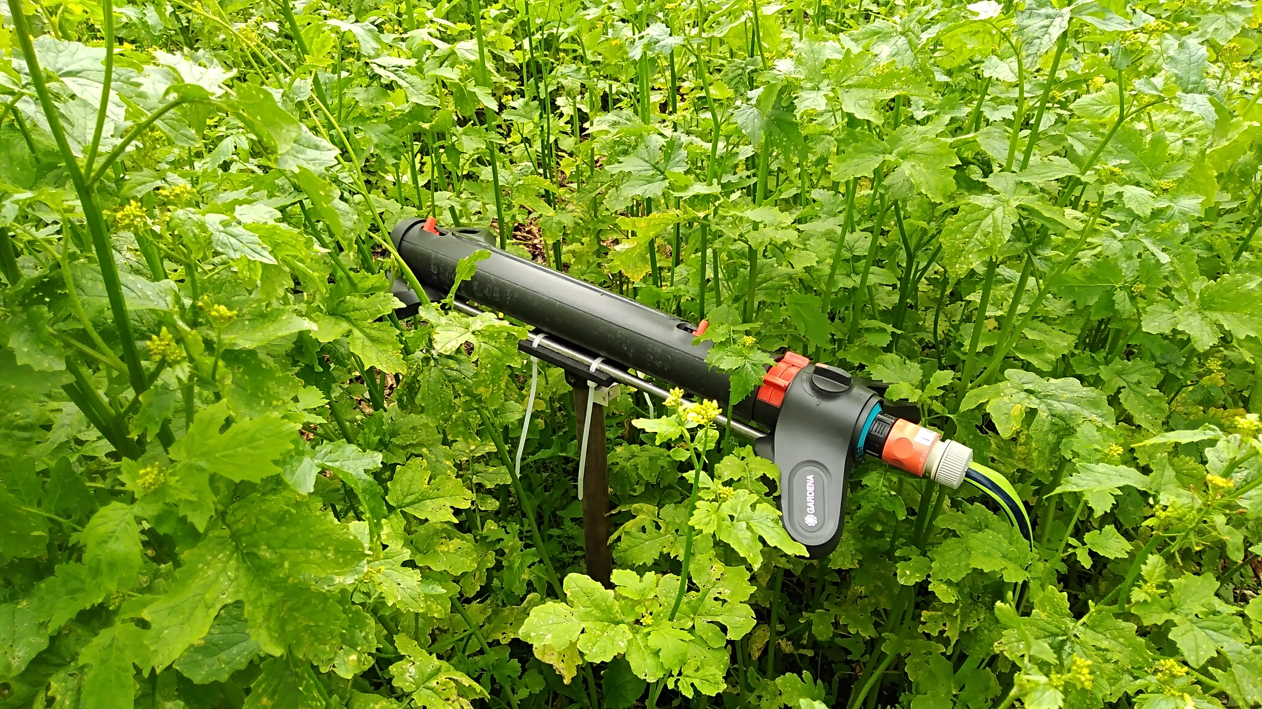 Gardena Sprinkler Mount 3in1                 Gardena Sprinkler Halterung 3in1