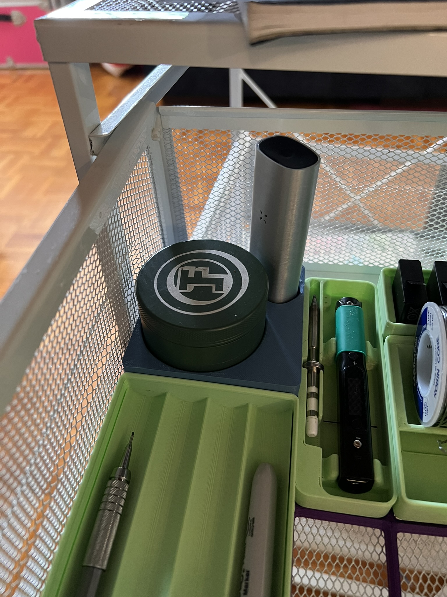 Gridfinity Vape and Grinder holder