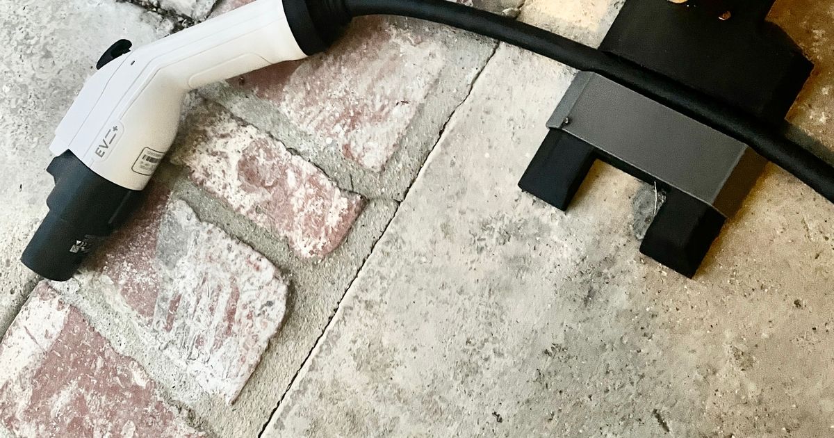 Underdoor garage door cable passthru by Mroven Download free STL