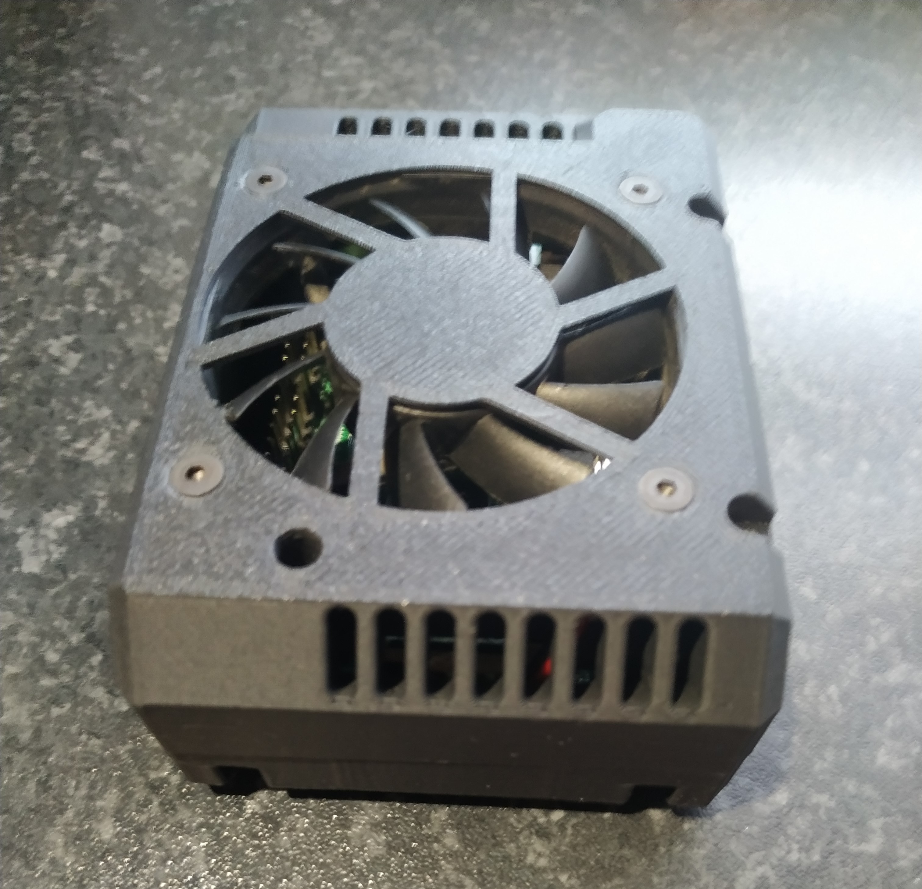 Raspberry Pi 3 B + Case 6010 Fan