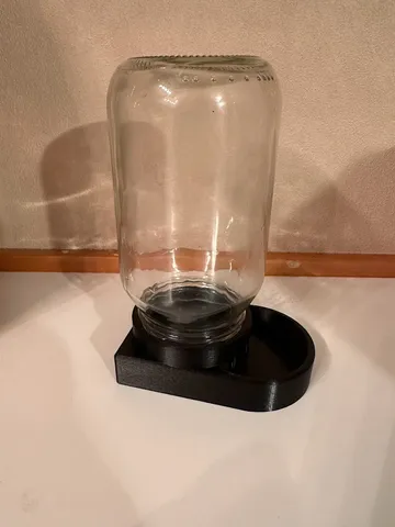 Birdseed feeder