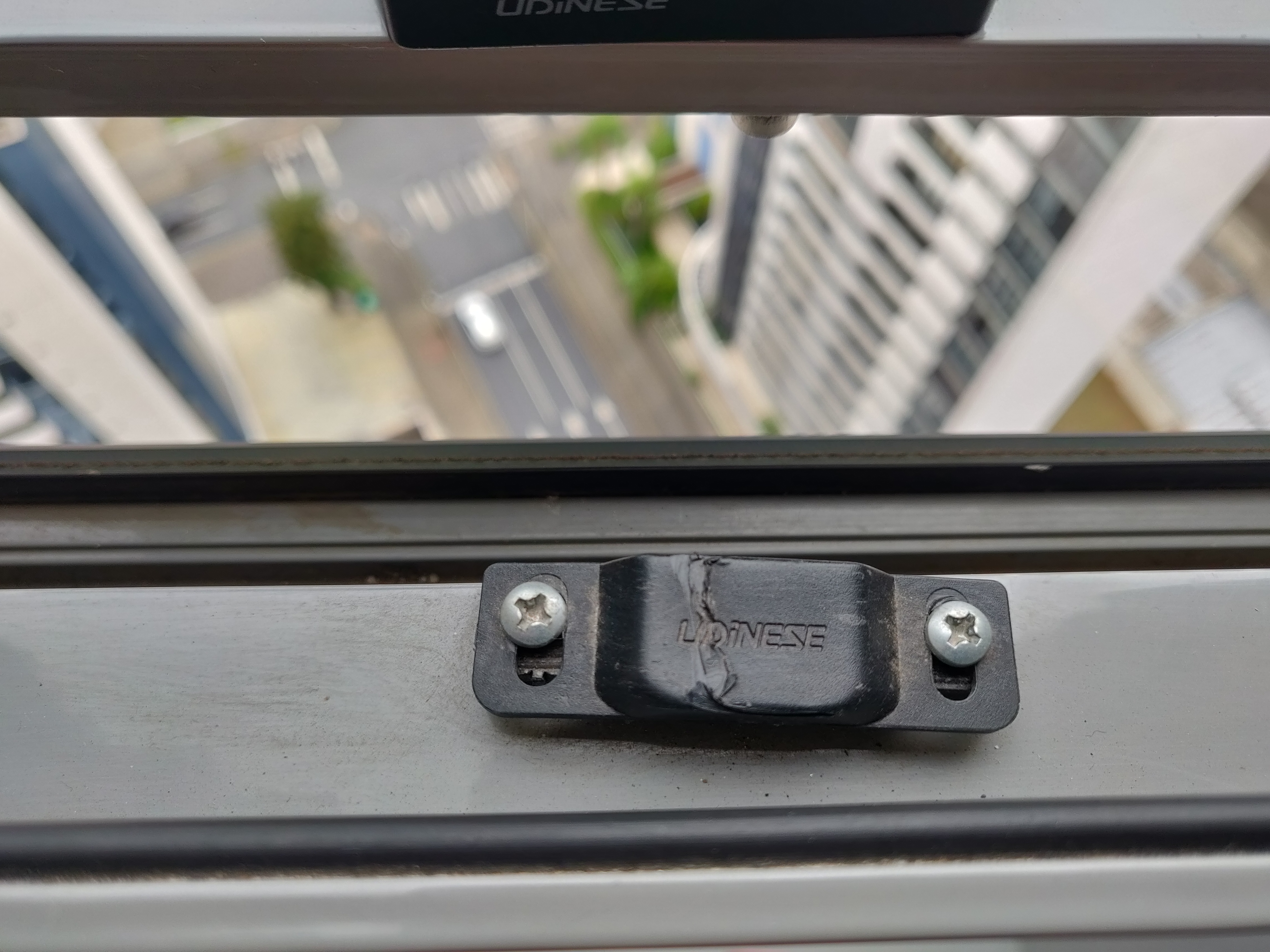 window lock (Pt Br: contrafecho) Udinese