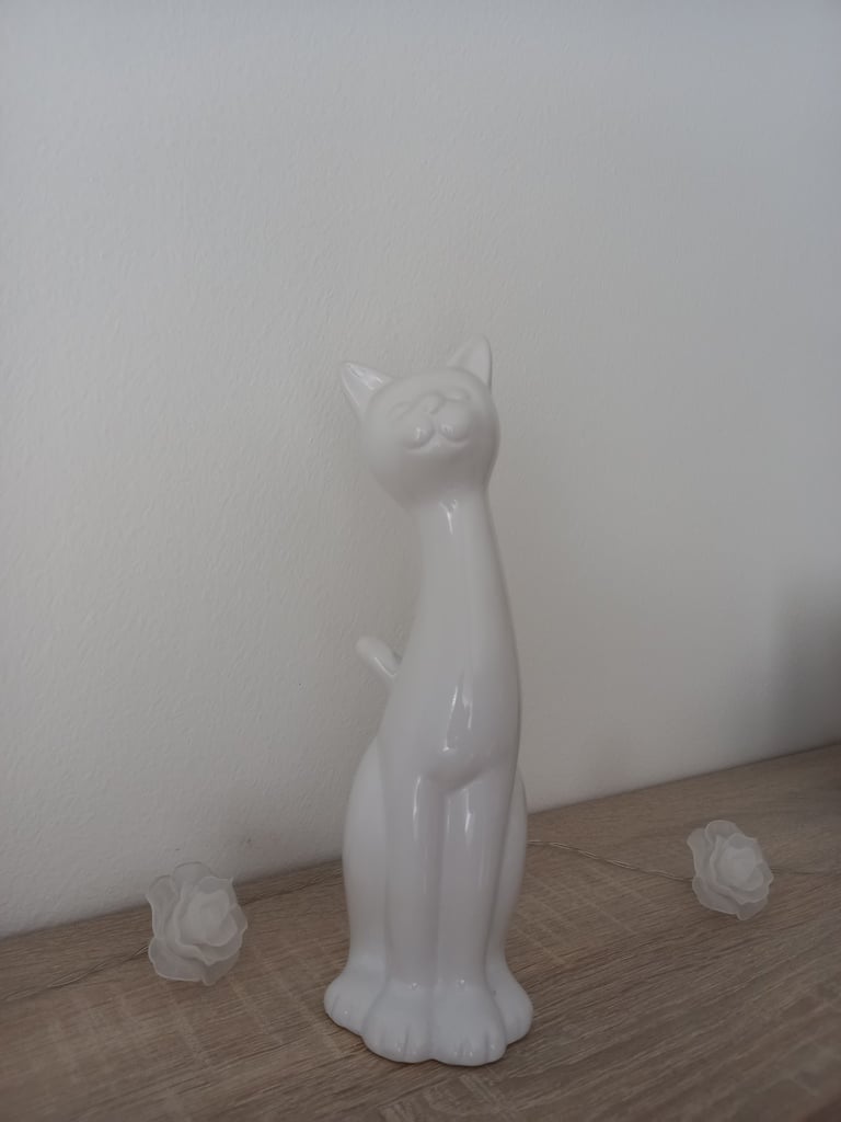 Miniatura 2 do modelo 3D Cat statue