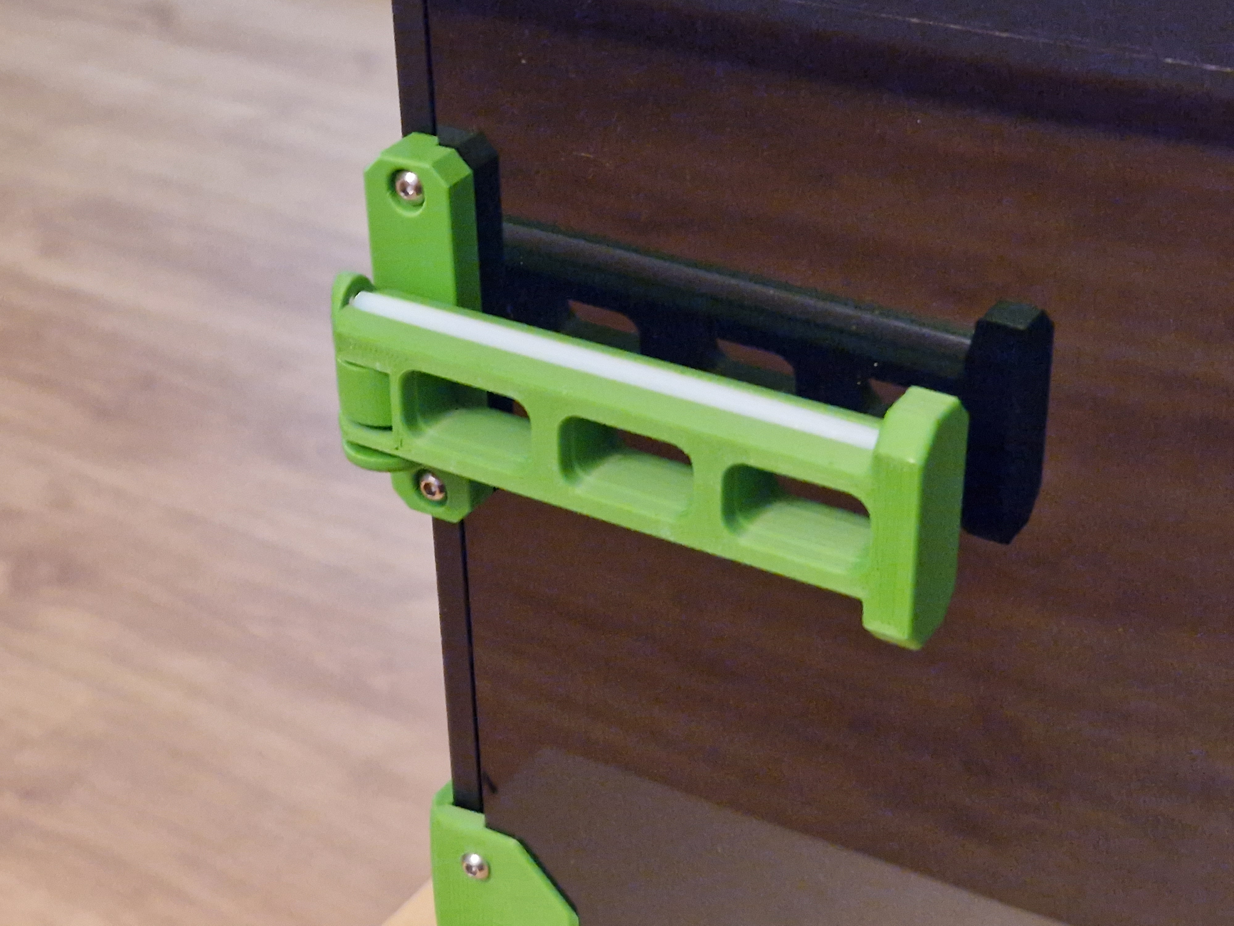 Locking foldable spool holder for Voron V0.2 (0 V0 0.2)